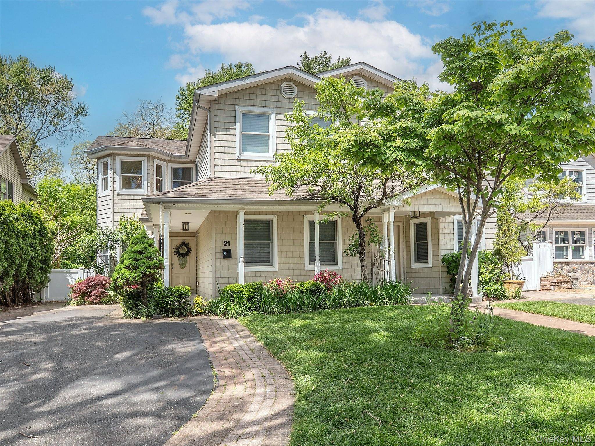 Casa de 6 Dormitorios en Venta en Port Washington - Nueva York - EE. UU. - 1