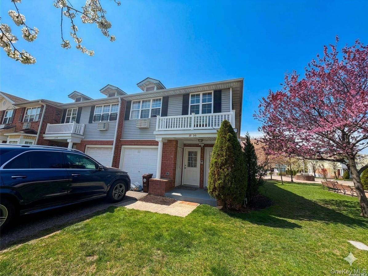 Casa com 6 Quartos à Venda em Queens Village - Nova Iorque - EUA - 1