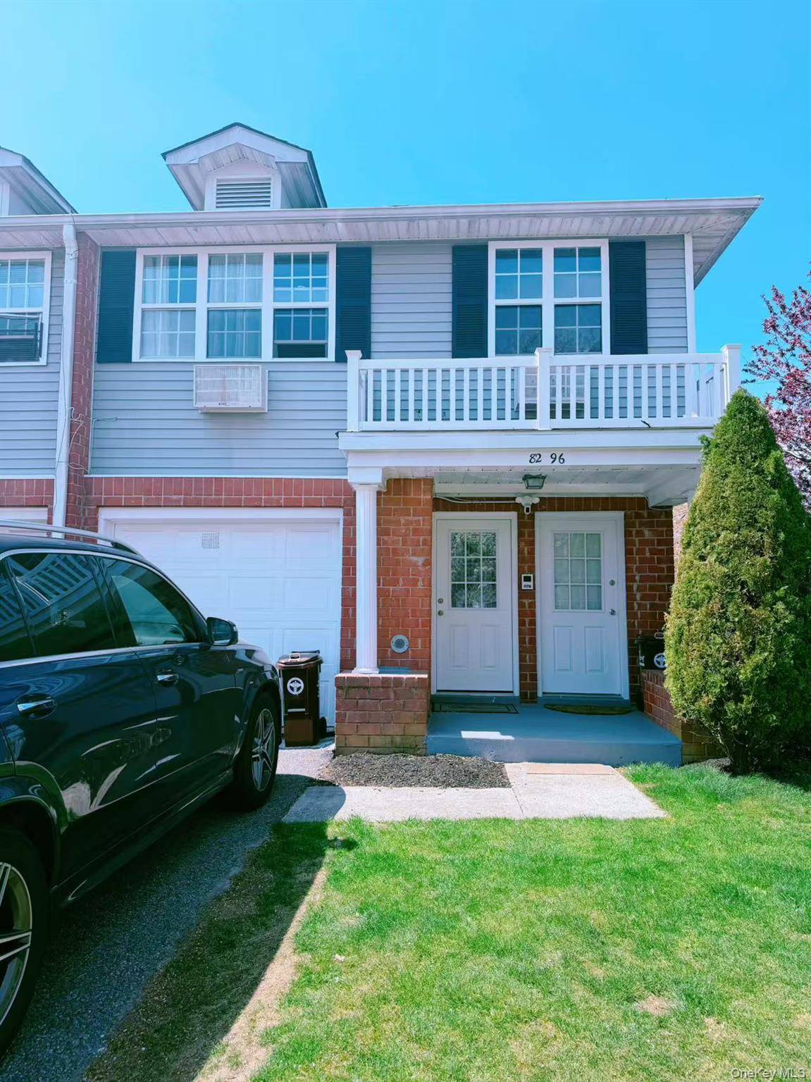 Casa com 6 Quartos à Venda em Queens Village - Nova Iorque - EUA - 2