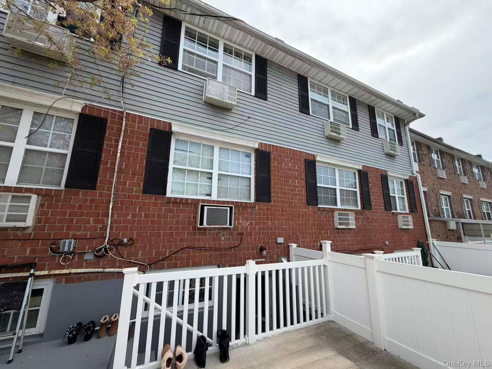 Casa com 6 Quartos à Venda em Queens Village - Nova Iorque - EUA - 4