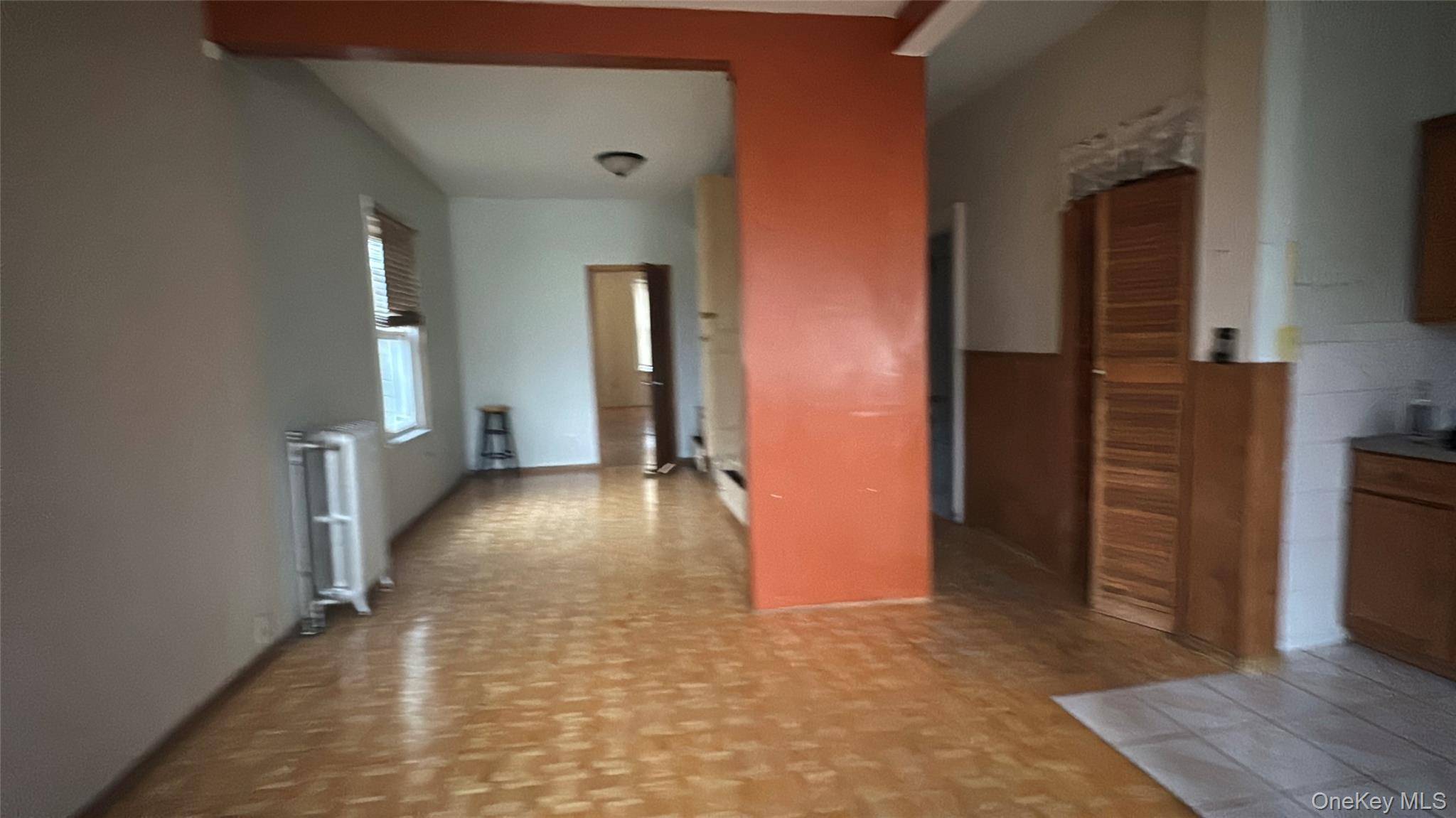Casa com 6 Quartos à Venda em Ridgewood - Nova Iorque - EUA - 4