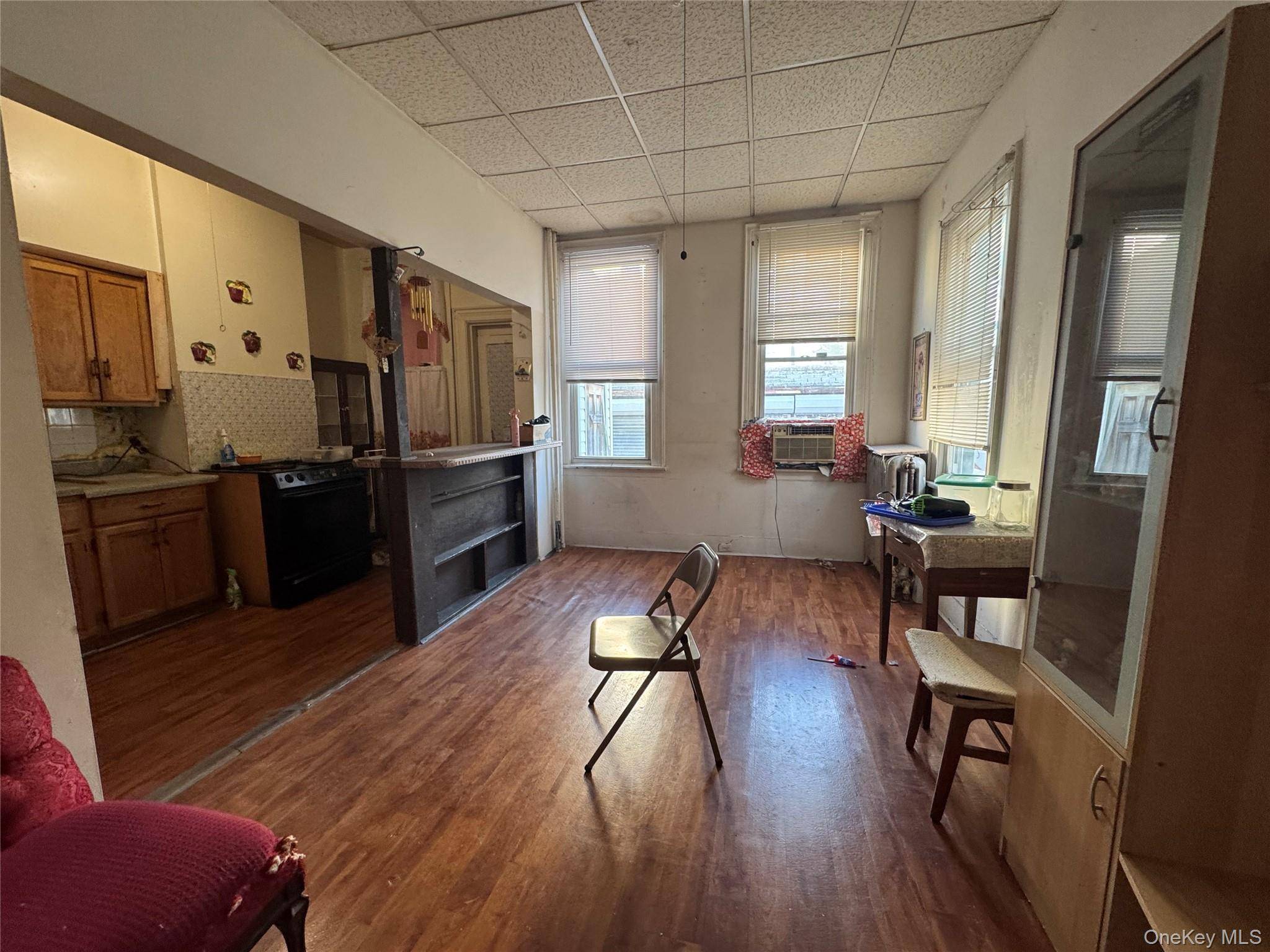 Casa com 6 Quartos à Venda em Ridgewood - Nova Iorque - EUA - 8