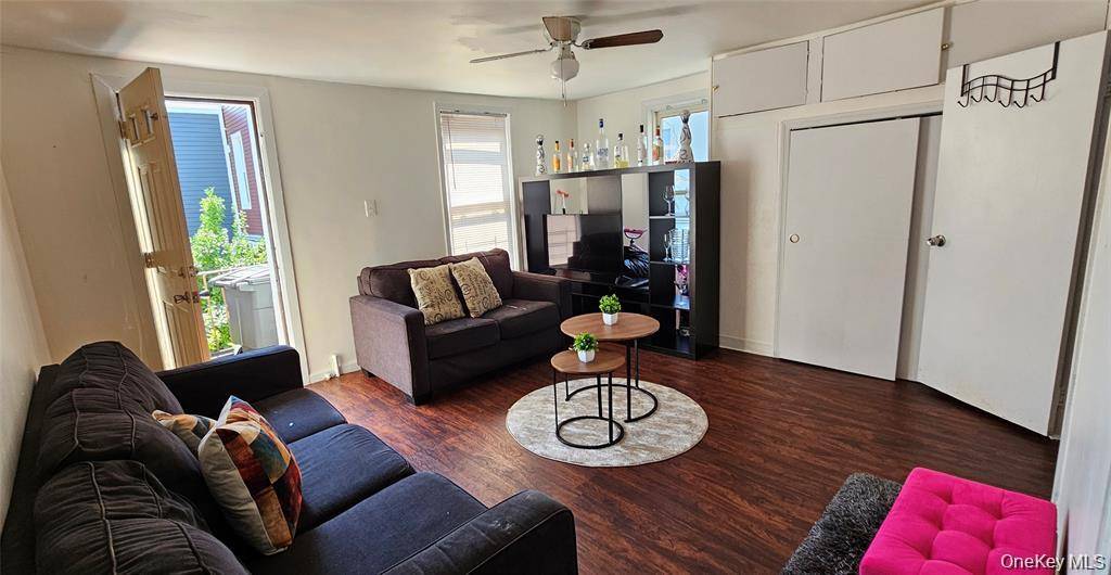 Casa de 6 Dormitorios en Venta en Ridgewood - Nueva York - EE. UU. - 2