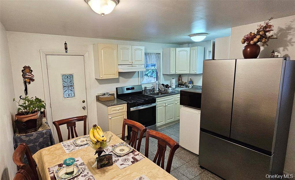 Casa de 6 Dormitorios en Venta en Ridgewood - Nueva York - EE. UU. - 4