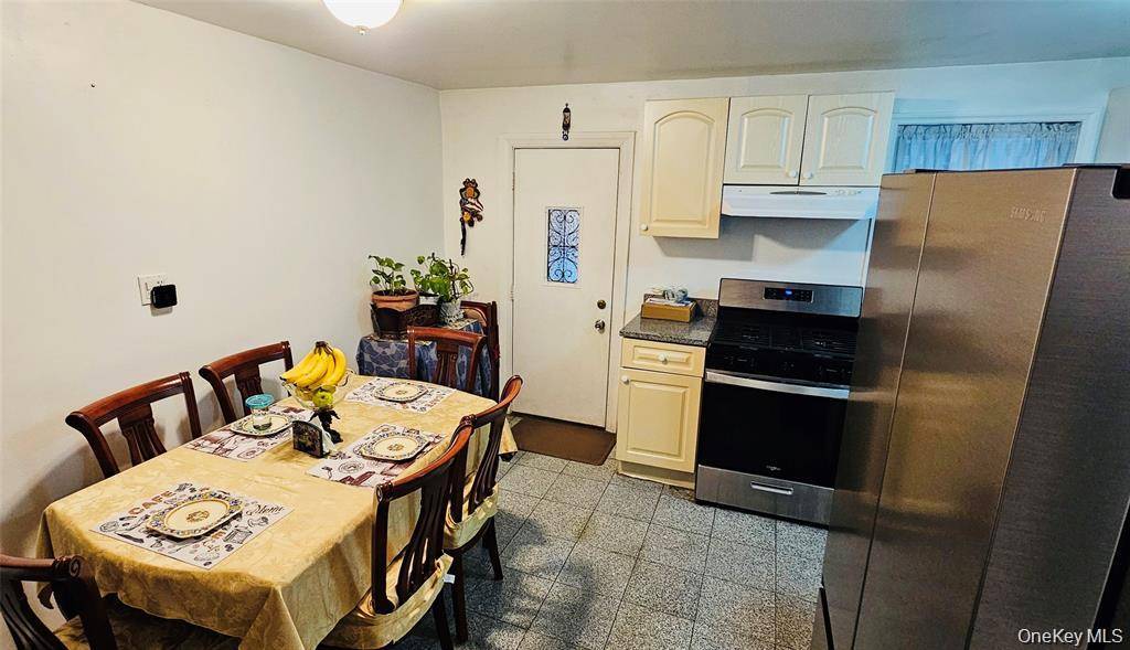 Casa de 6 Dormitorios en Venta en Ridgewood - Nueva York - EE. UU. - 5