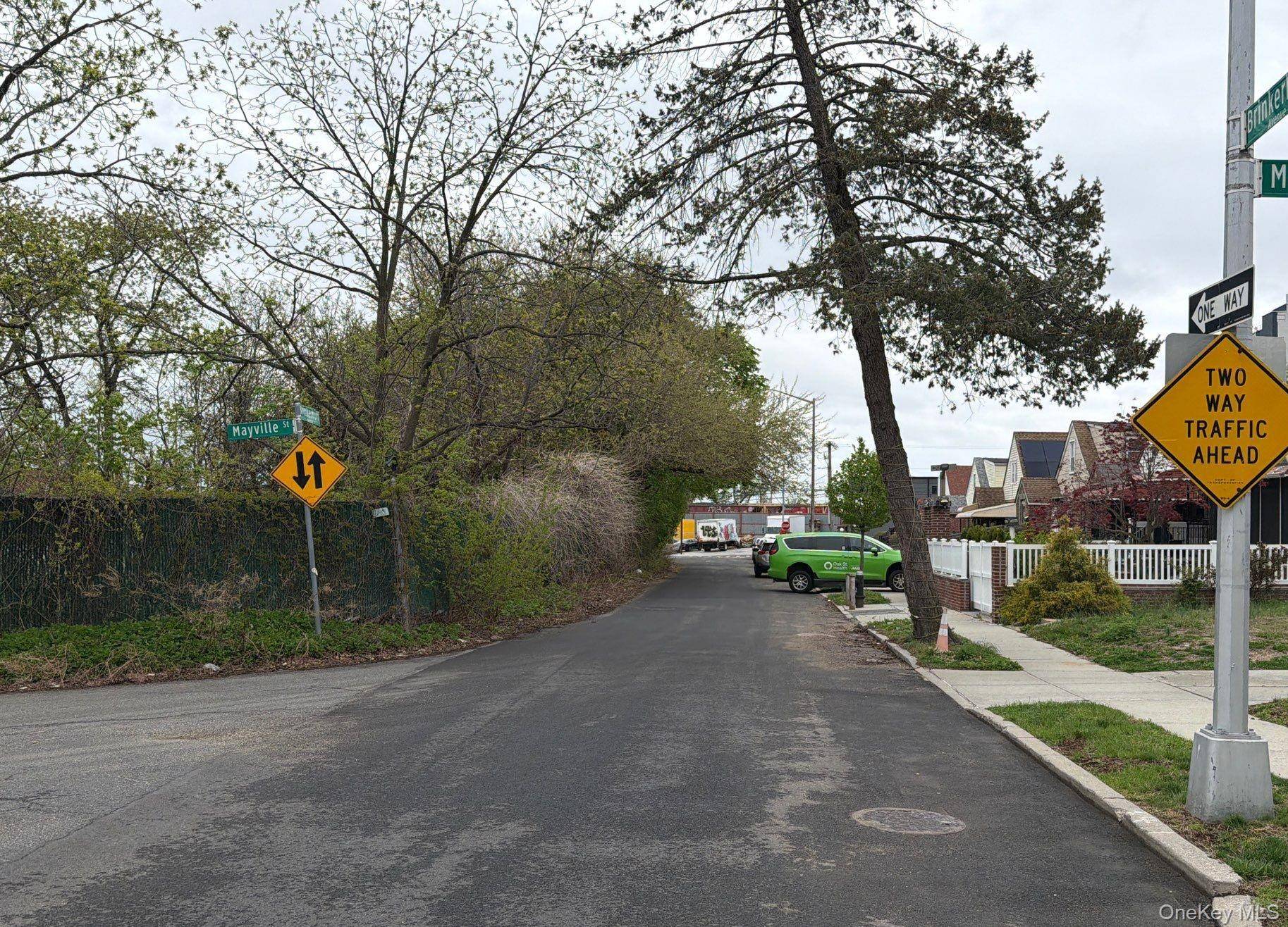 6 Bedroom Home for Sale in Saint Albans - New York - USA - 4