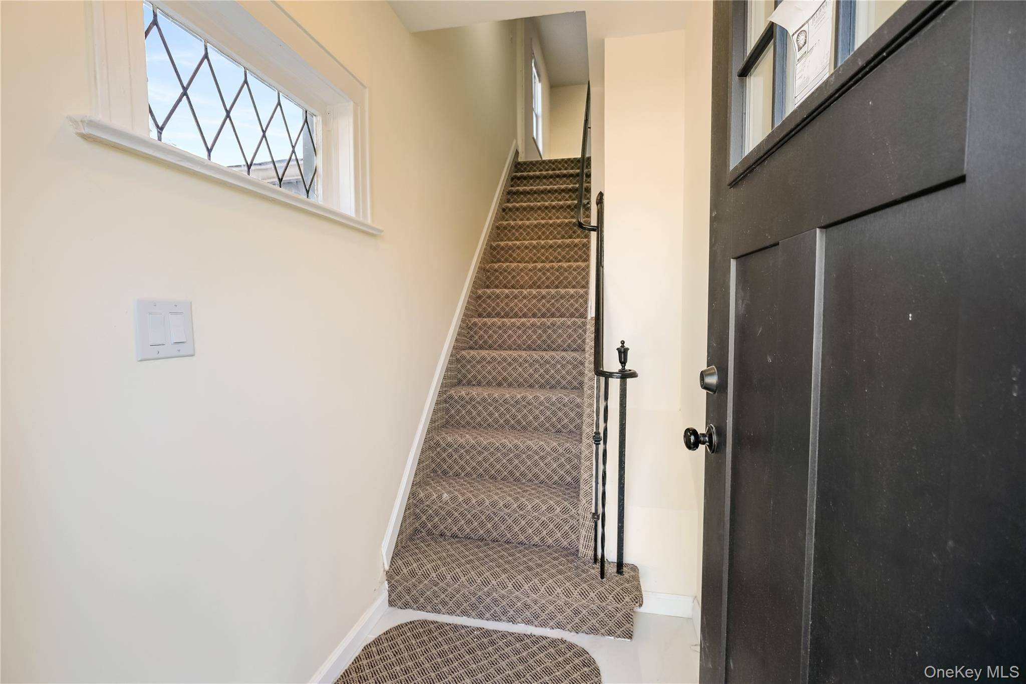 6 Bedroom Home for Sale in Saint Albans - New York - USA - 3