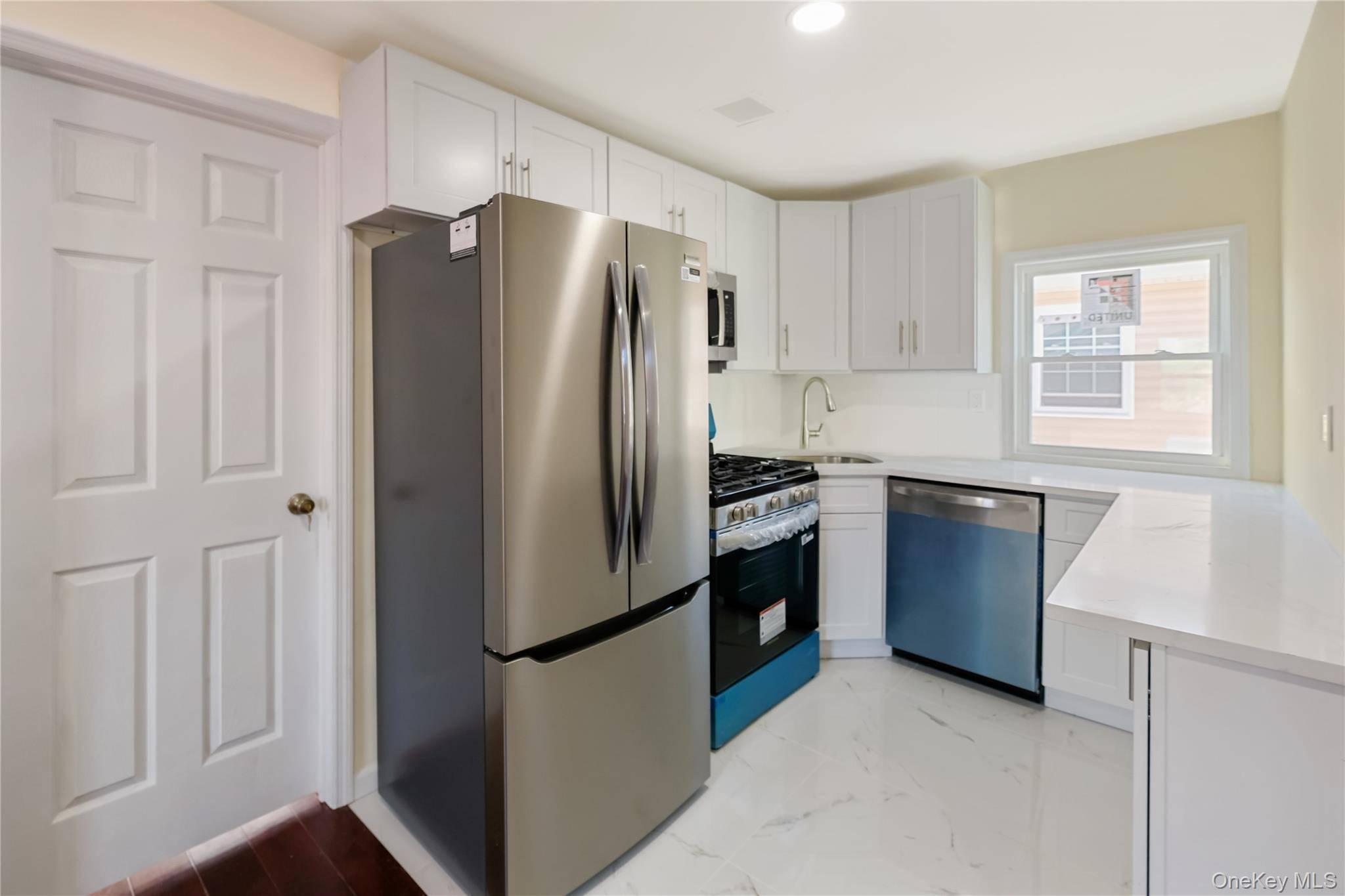 6 Bedroom Home for Sale in Saint Albans - New York - USA - 6