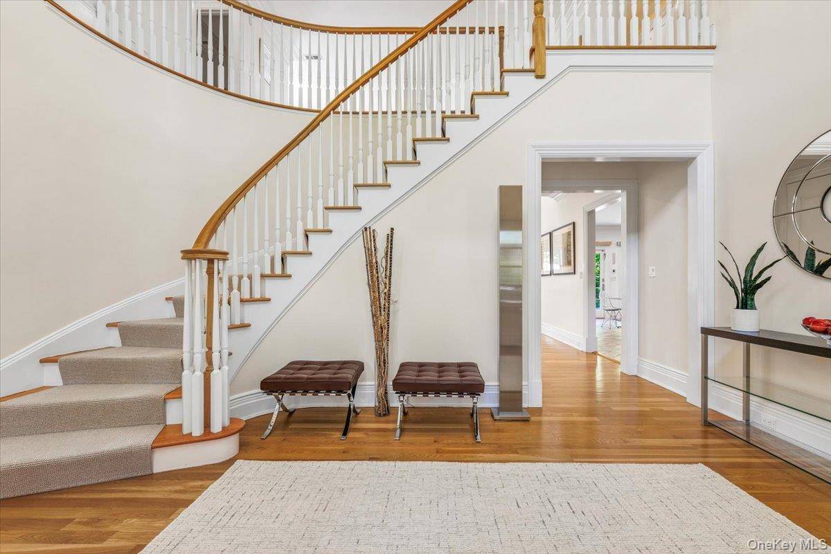 Casa de 6 Dormitorios en Venta en Scarsdale - Nueva York - EE. UU. - 2