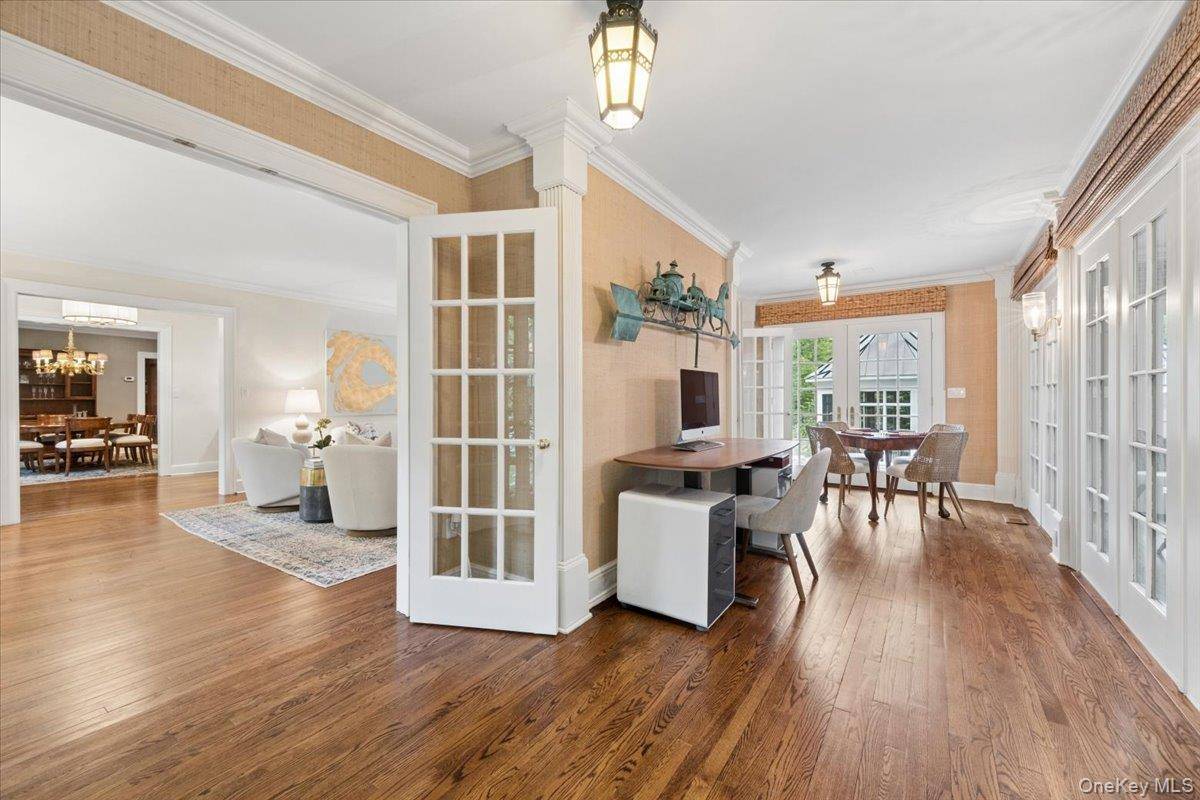 6 Bedroom Home for Sale in Scarsdale - New York - USA - 4
