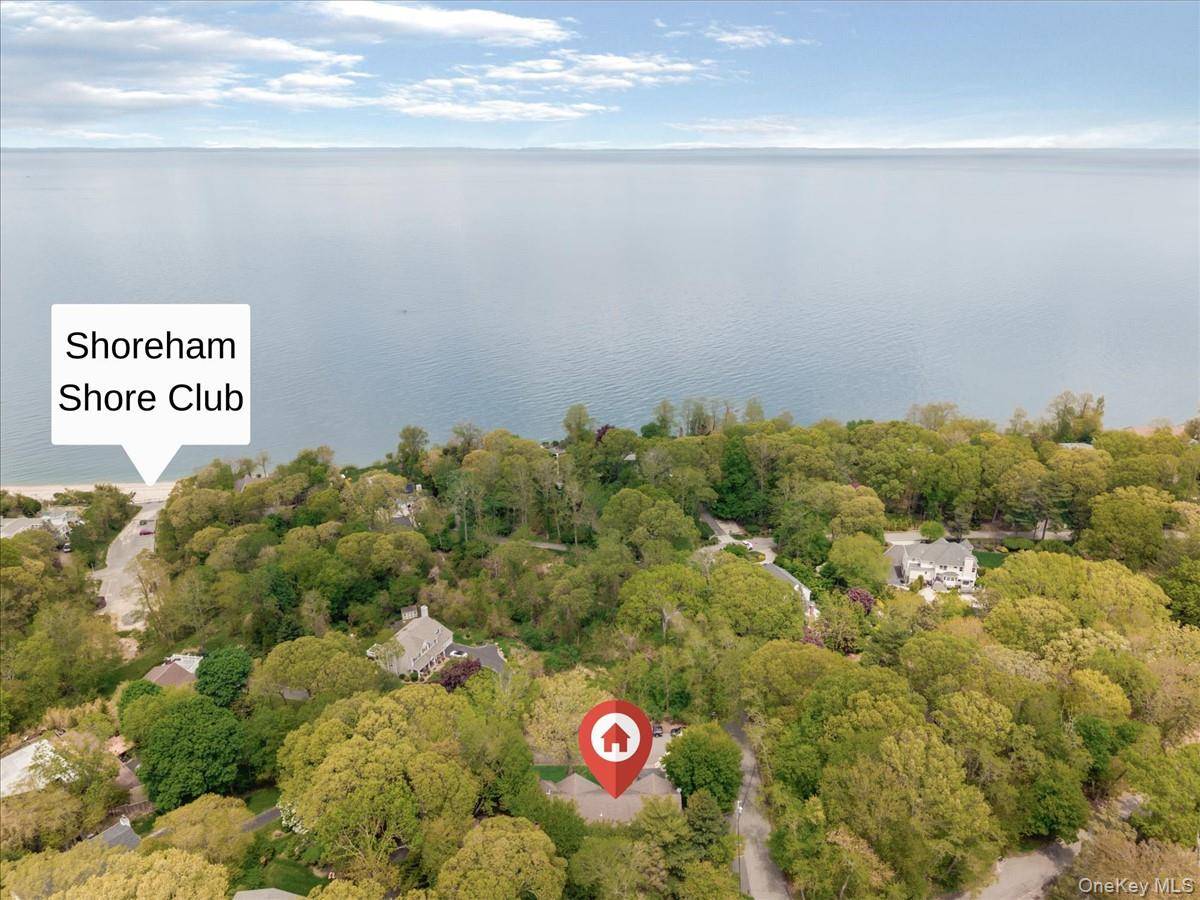 6 Bedroom Home for Sale in Shoreham - New York - USA - 2