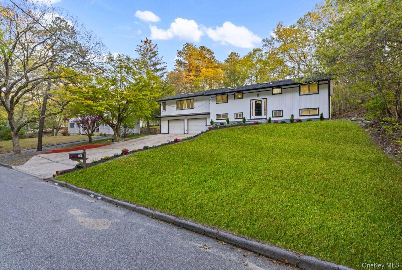Casa com 6 Quartos à Venda em Smithtown - Nova Iorque - EUA - 1