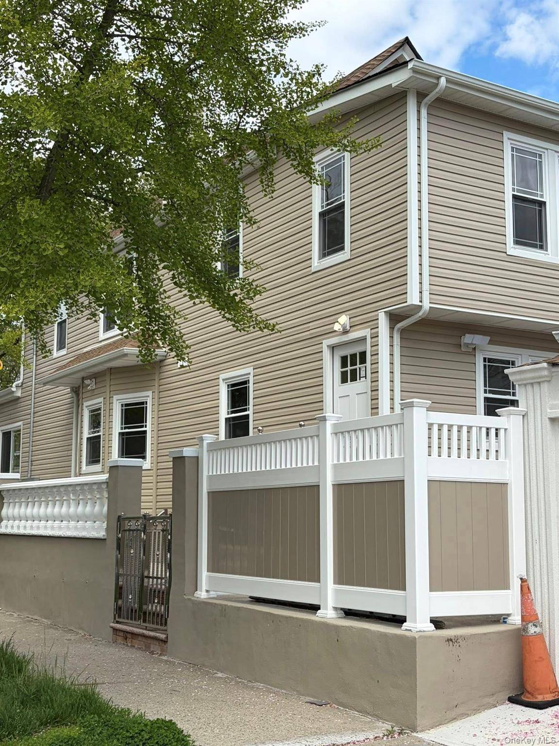 Casa com 6 Quartos à Venda em South Ozone Park - Nova Iorque - EUA - 3