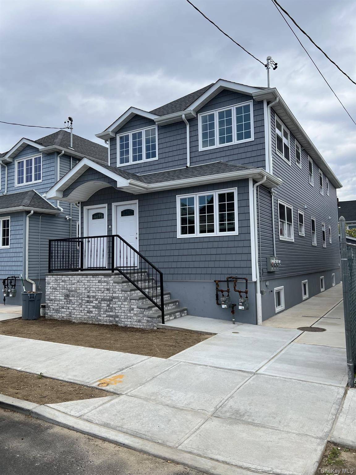 Casa com 6 Quartos à Venda em South Ozone Park - Nova Iorque - EUA - 1