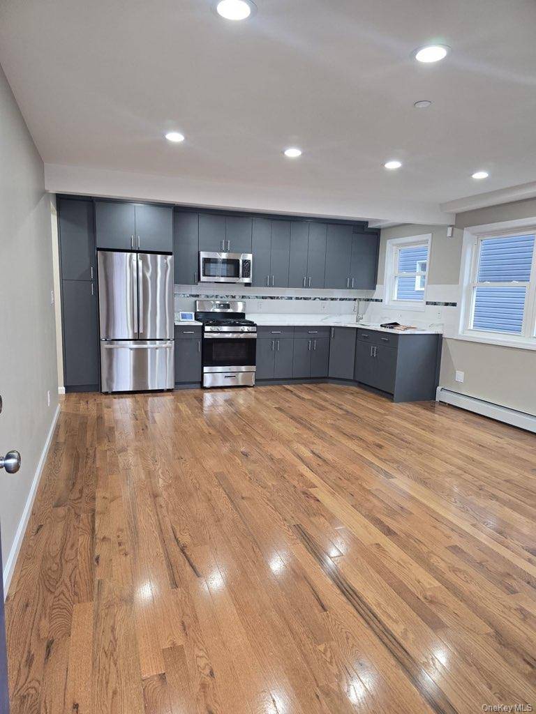 Casa com 6 Quartos à Venda em South Ozone Park - Nova Iorque - EUA - 2