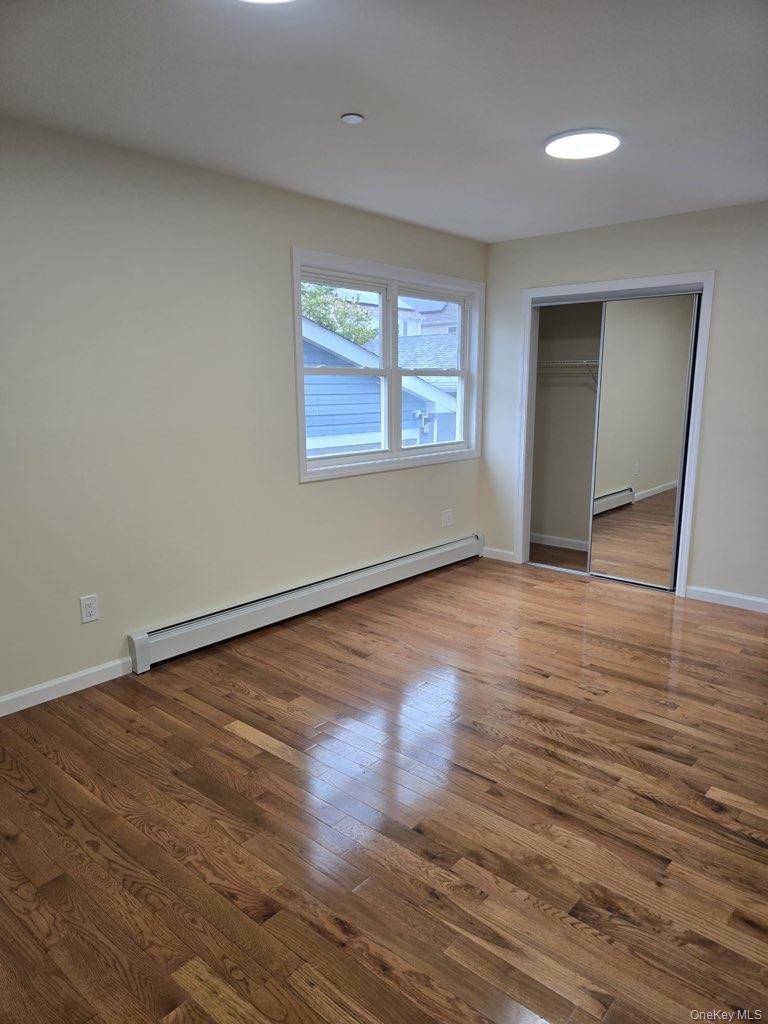 Casa com 6 Quartos à Venda em South Ozone Park - Nova Iorque - EUA - 4