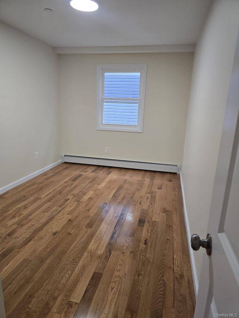 Casa com 6 Quartos à Venda em South Ozone Park - Nova Iorque - EUA - 6