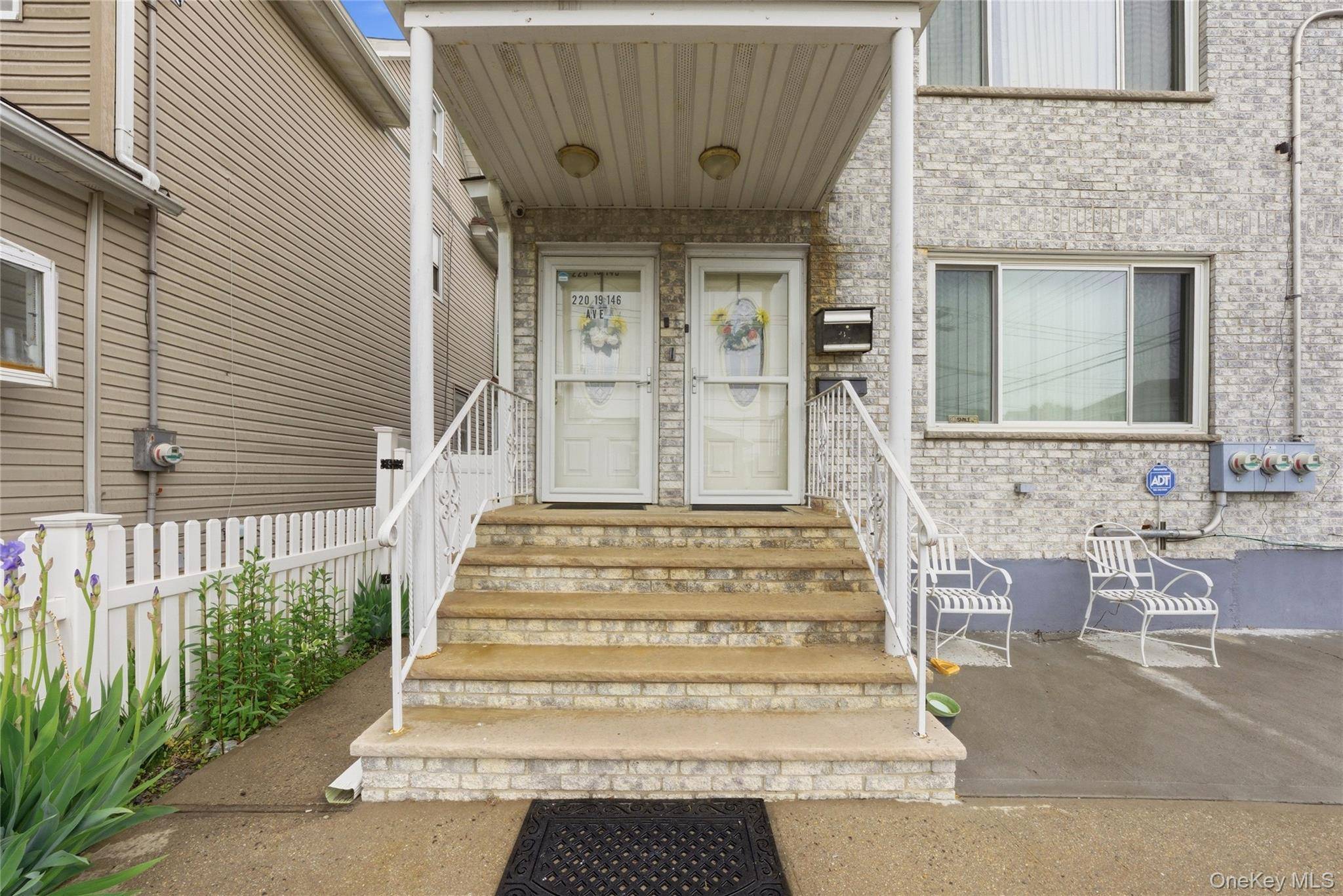 6 Bedroom Home for Sale in Springfield Gardens - New York - USA - 6