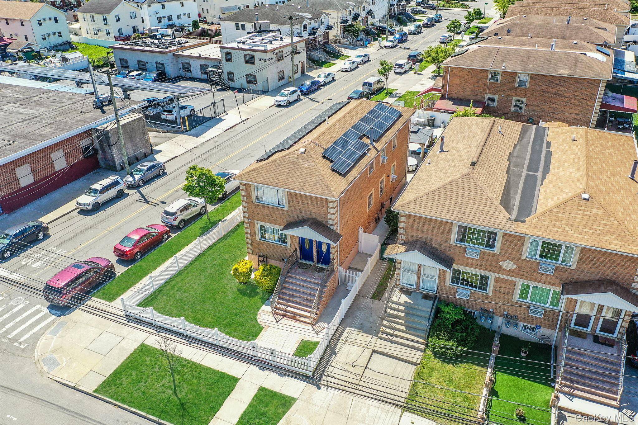 Casa de 6 Dormitorios en Venta en Springfield Gardens - Nueva York - EE. UU. - 5