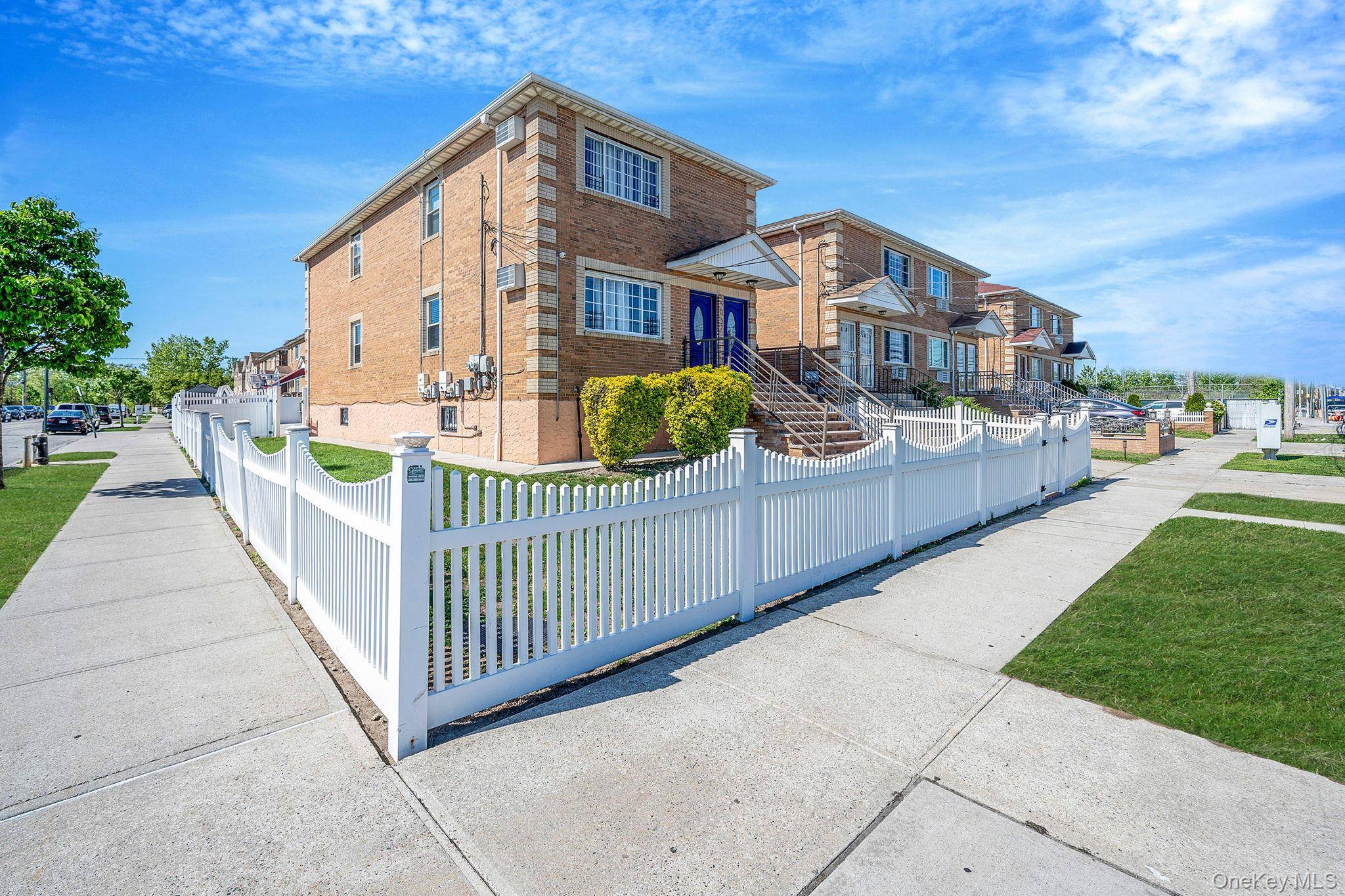 Casa de 6 Dormitorios en Venta en Springfield Gardens - Nueva York - EE. UU. - 6