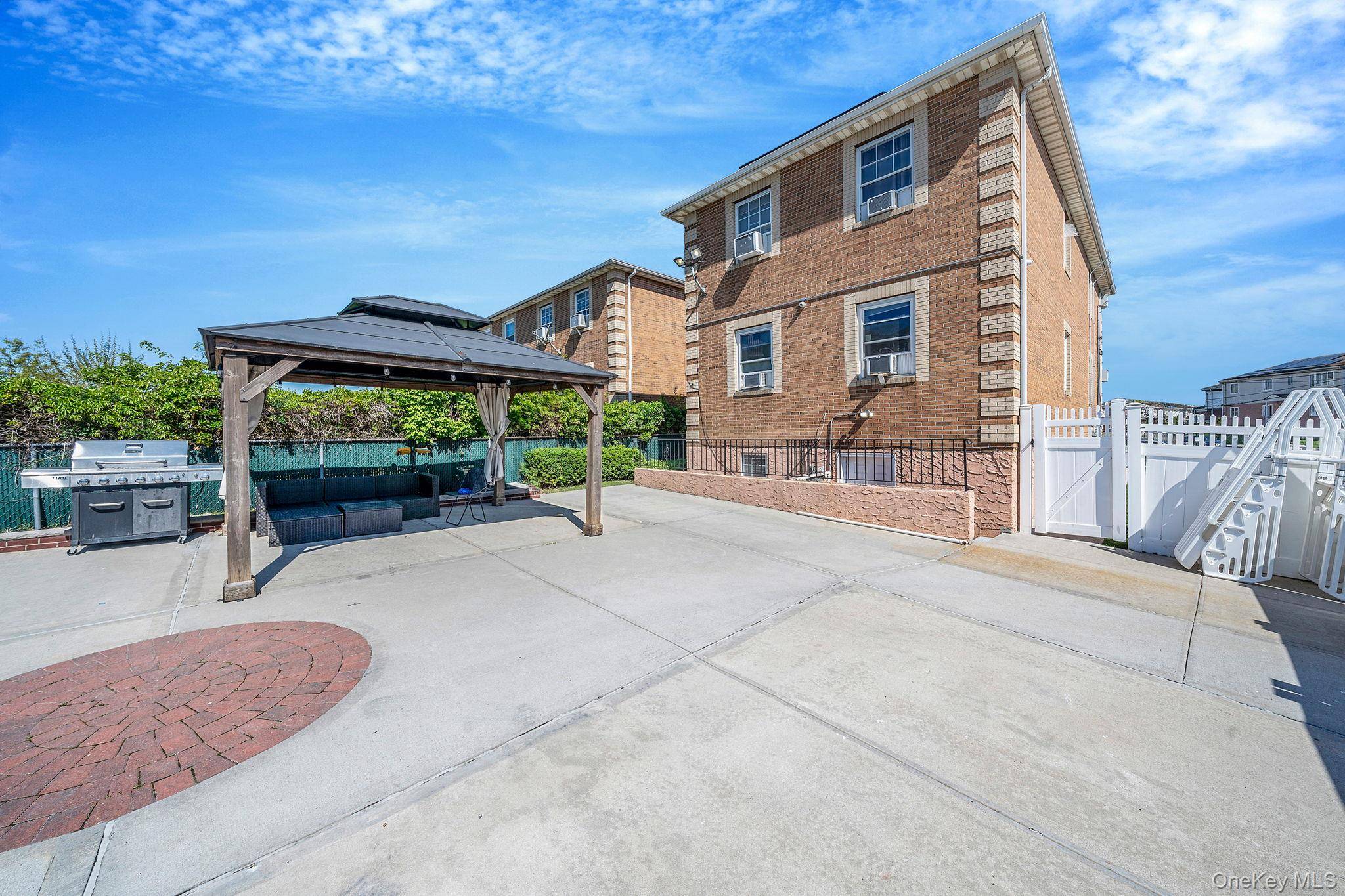 Casa de 6 Dormitorios en Venta en Springfield Gardens - Nueva York - EE. UU. - 7