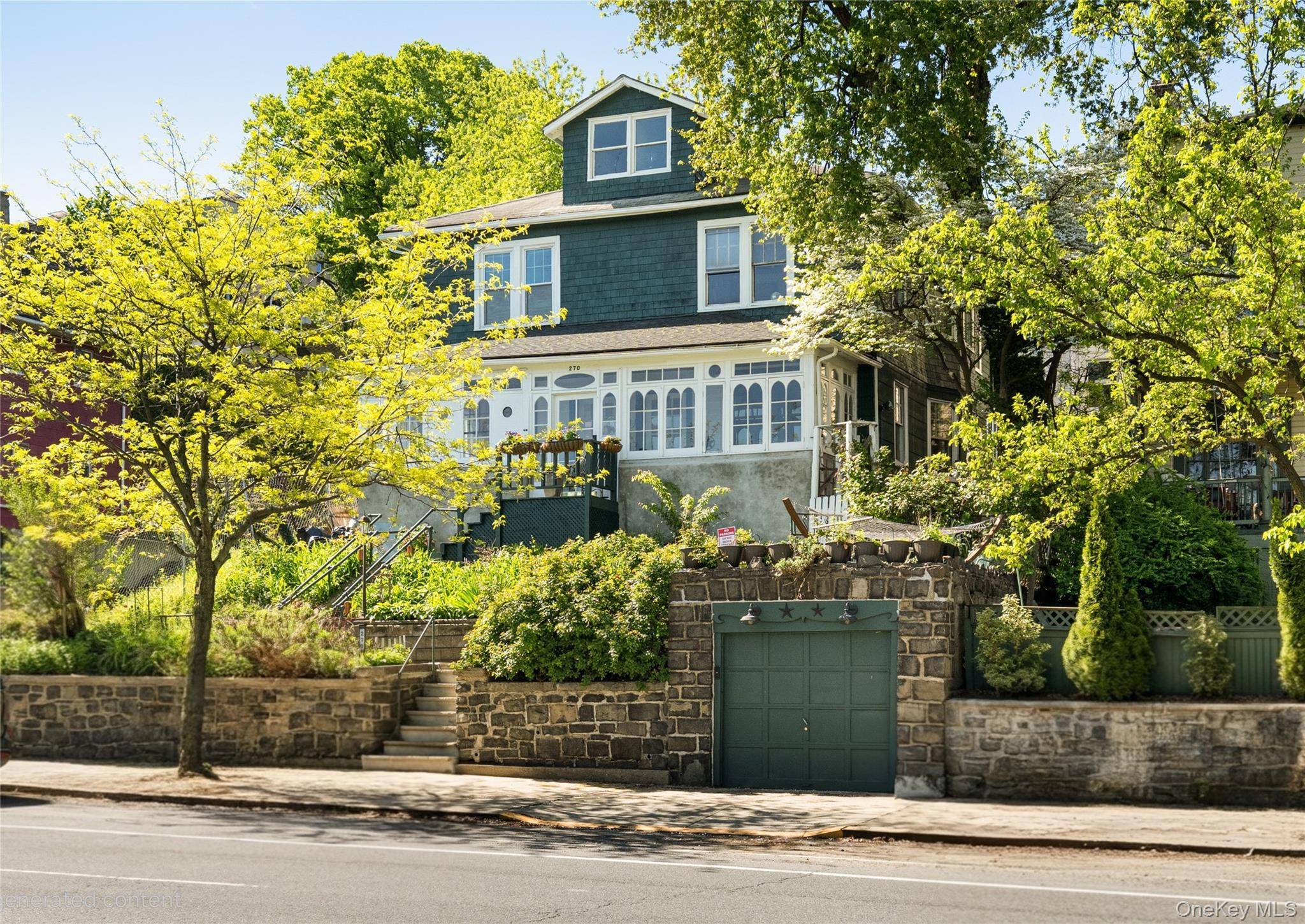 Casa com 6 Quartos à Venda em Staten Island - Nova Iorque - EUA - 1