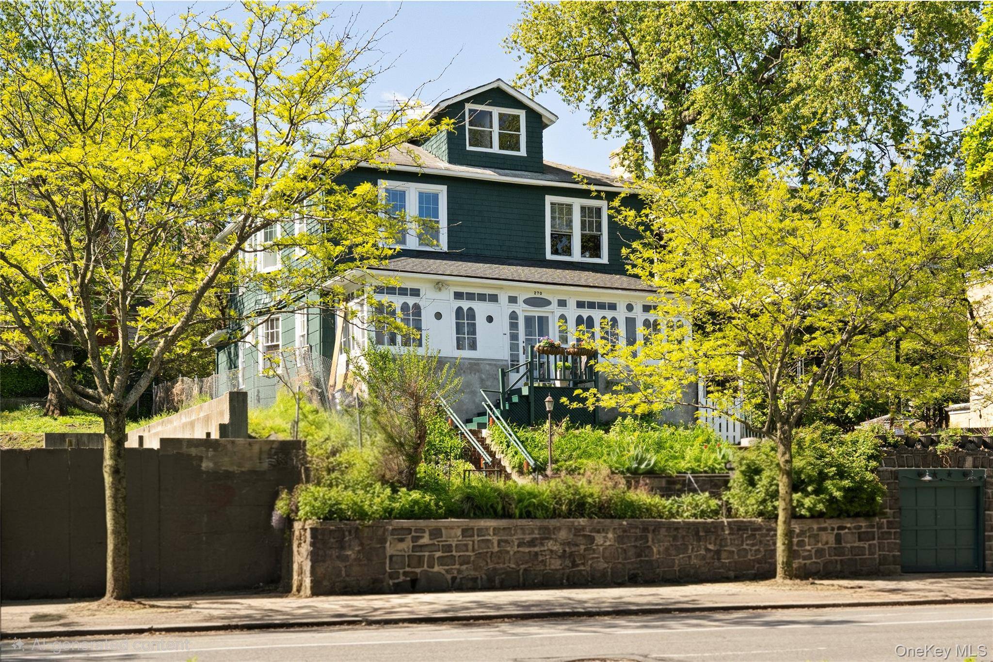 Casa com 6 Quartos à Venda em Staten Island - Nova Iorque - EUA - 2