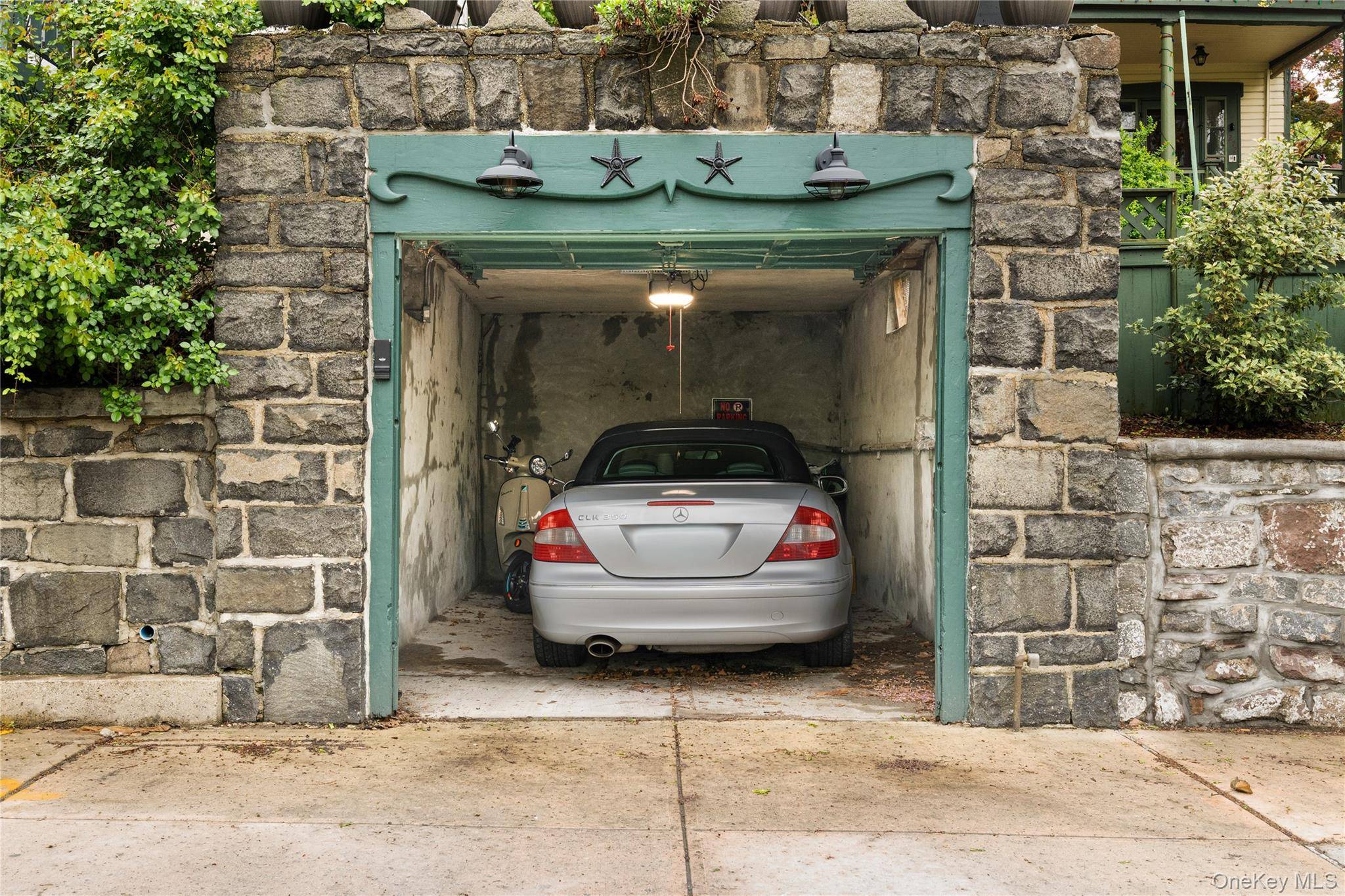 Casa com 6 Quartos à Venda em Staten Island - Nova Iorque - EUA - 3