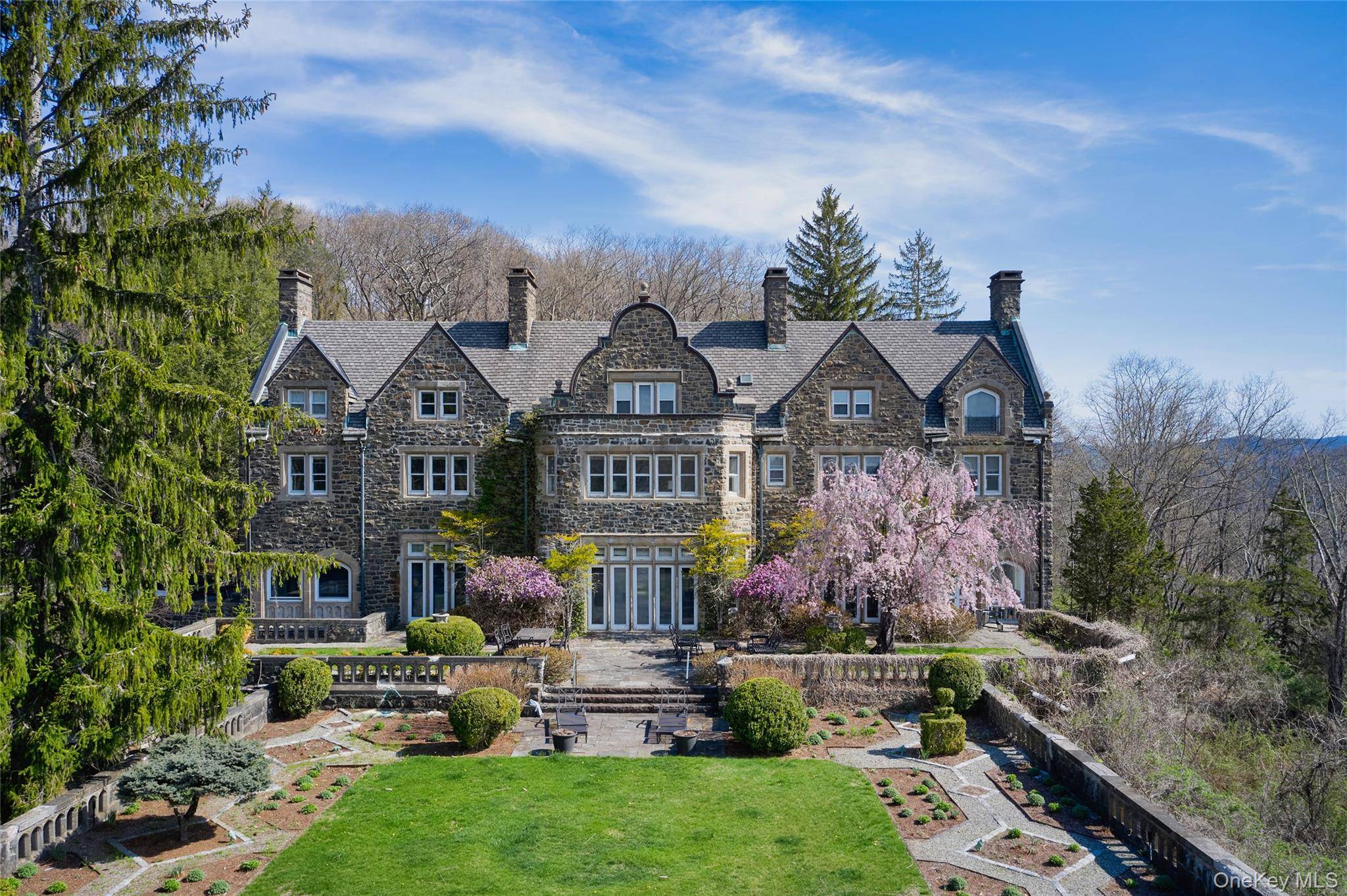 Casa de 6 Dormitorios en Venta en Tuxedo Park - Nueva York - EE. UU. - 1