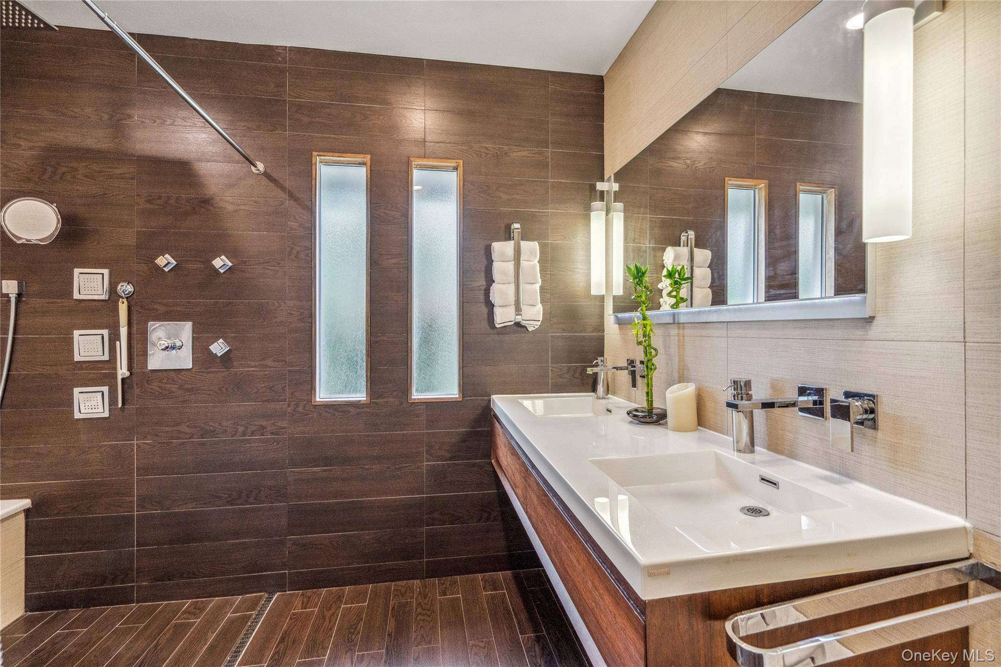 Casa com 6 Quartos à Venda em Wantagh - Nova Iorque - EUA - 8