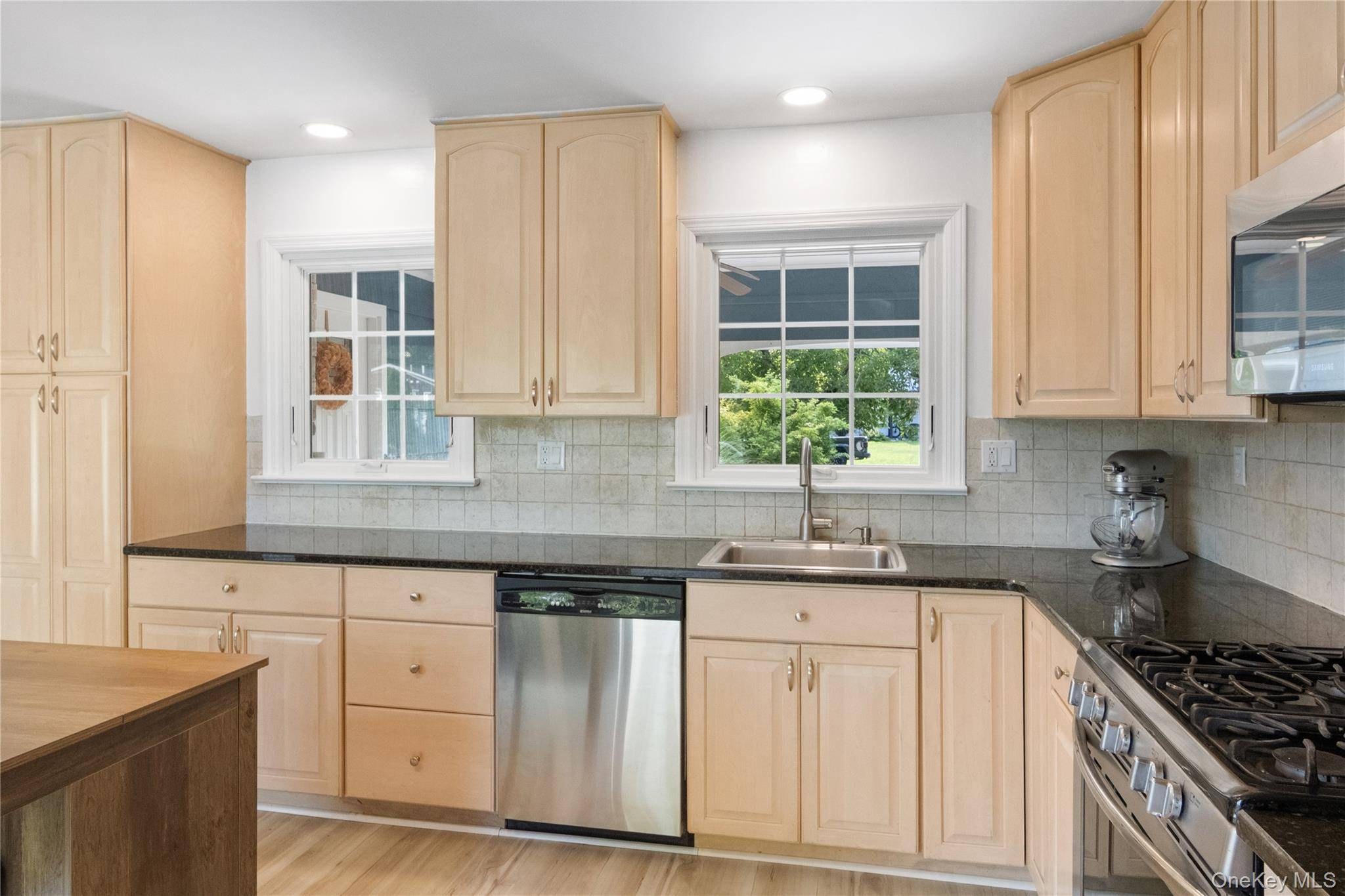 Casa com 6 Quartos à Venda em West Nyack - Nova Iorque - EUA - 8