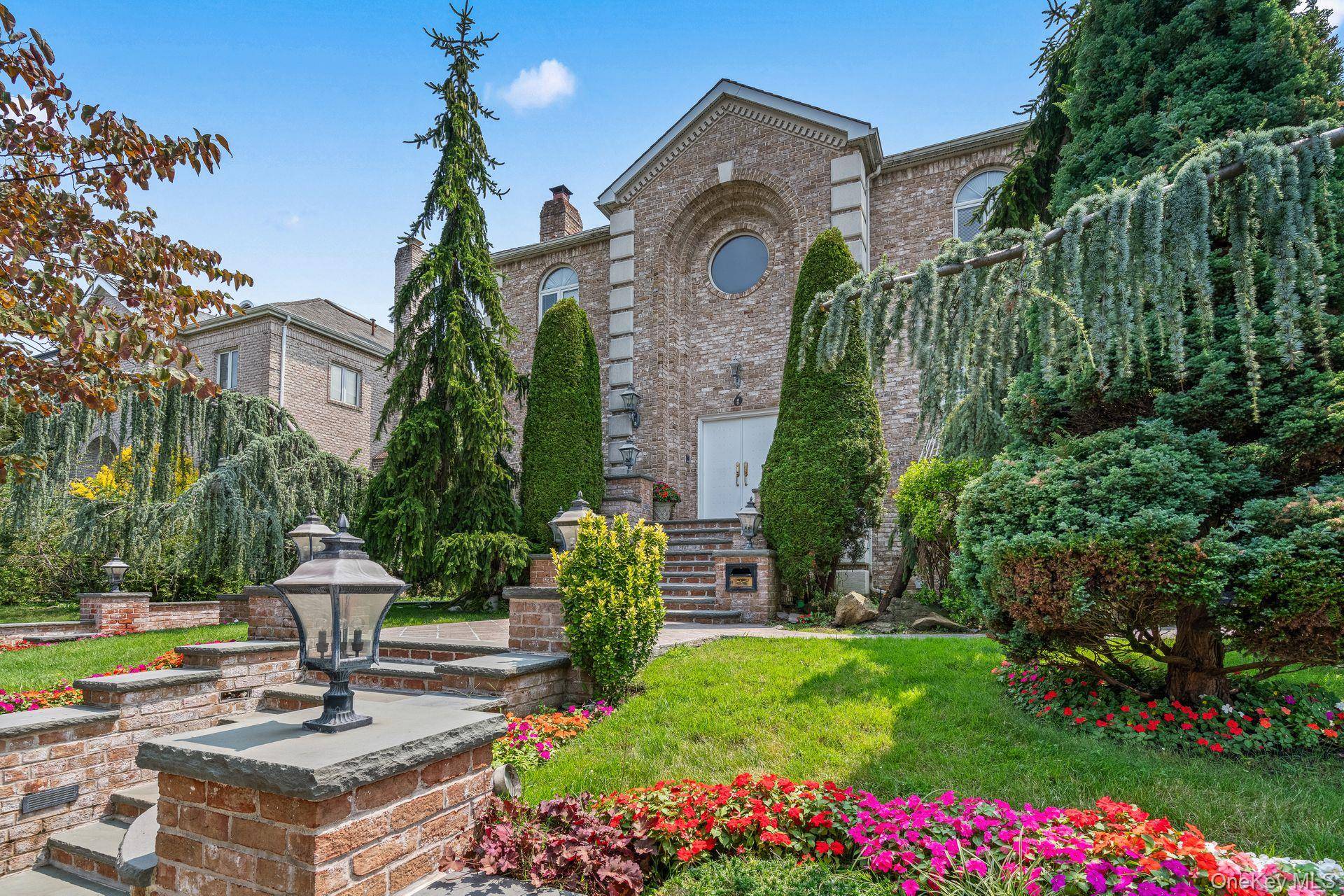 Casa de 6 Dormitorios en Venta en Whitestone - Nueva York - EE. UU. - 2