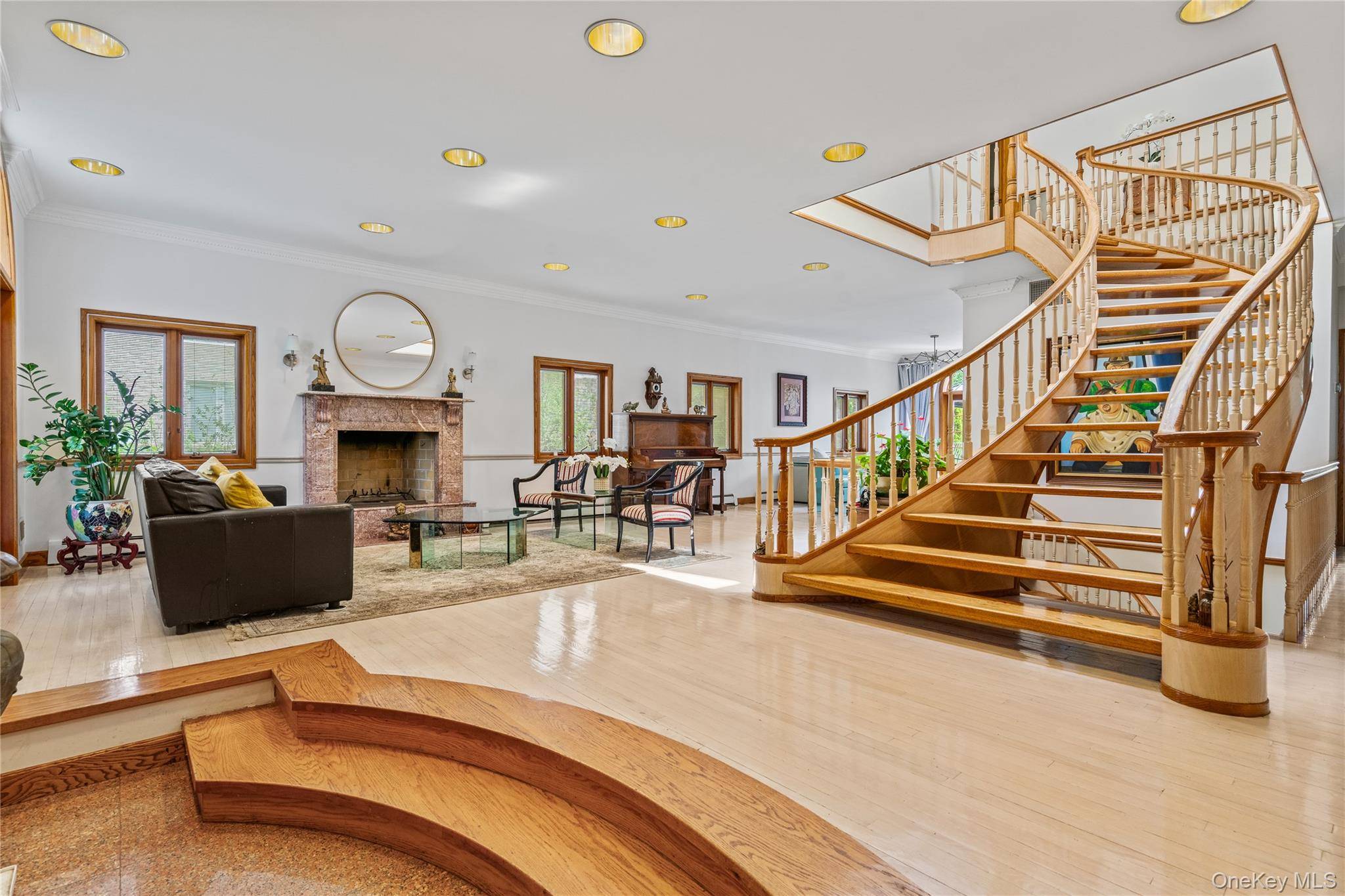 Casa de 6 Dormitorios en Venta en Whitestone - Nueva York - EE. UU. - 3