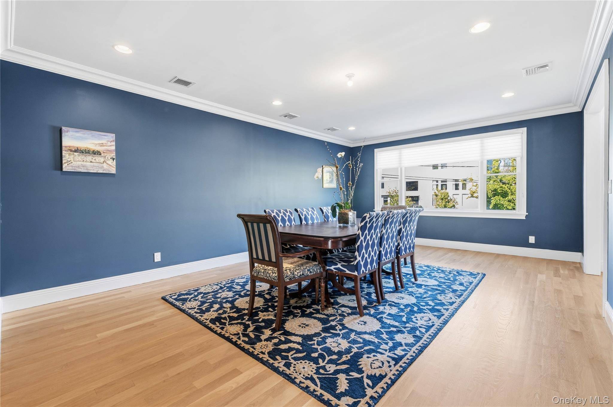 6 Bedroom Home for Sale in Woodmere - New York - USA - 6