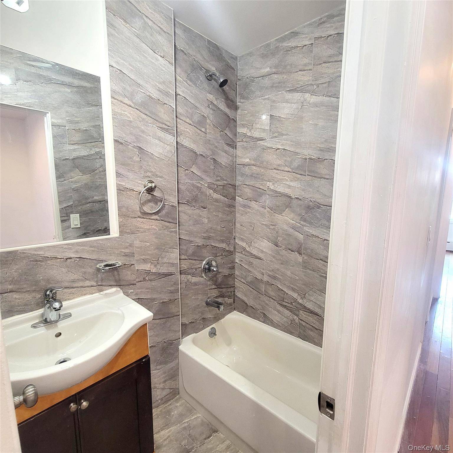 Casa com 6 Quartos à Venda em Woodside - Nova Iorque - EUA - 8
