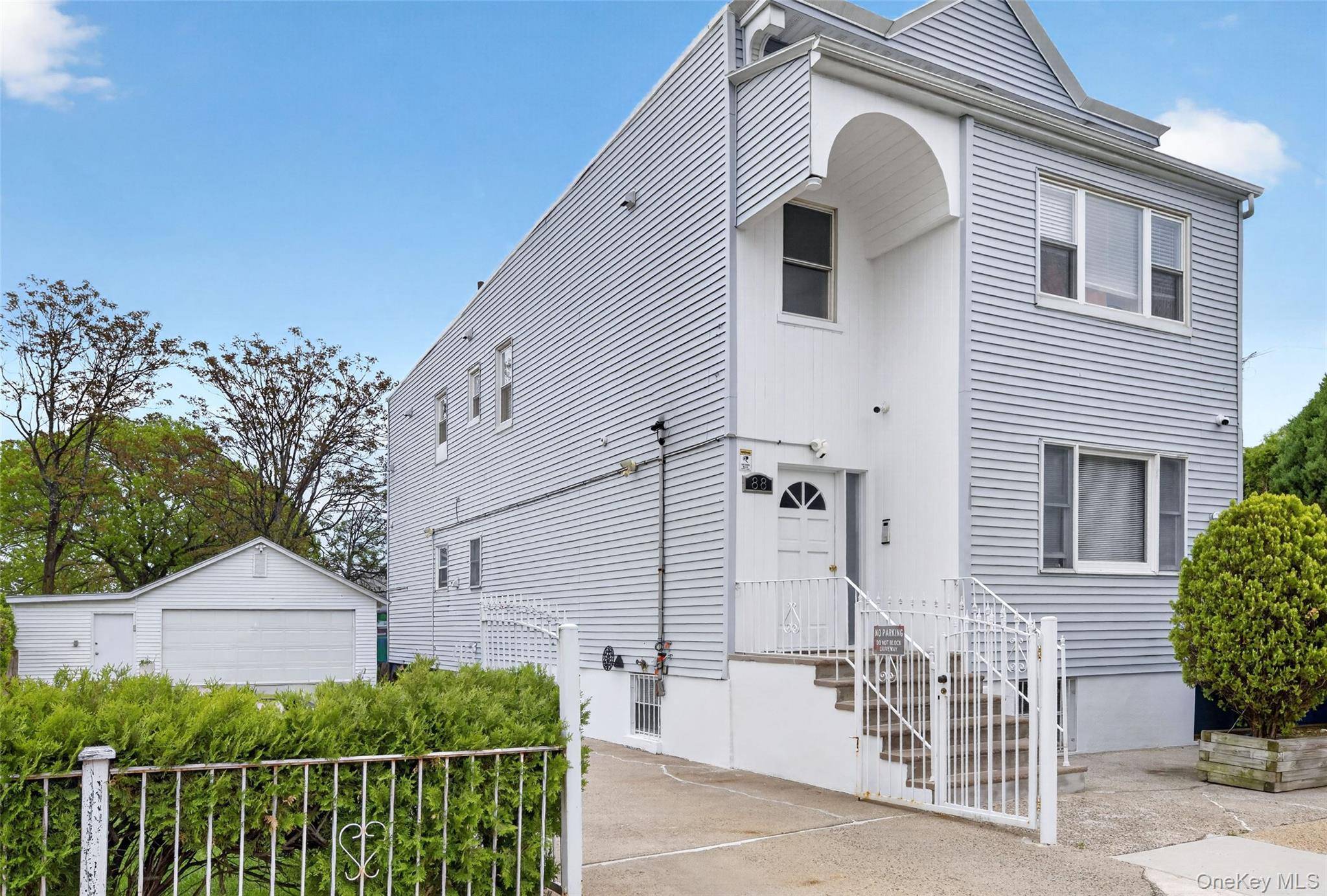 6 Bedroom Home for Sale in Yonkers - New York - USA - 3