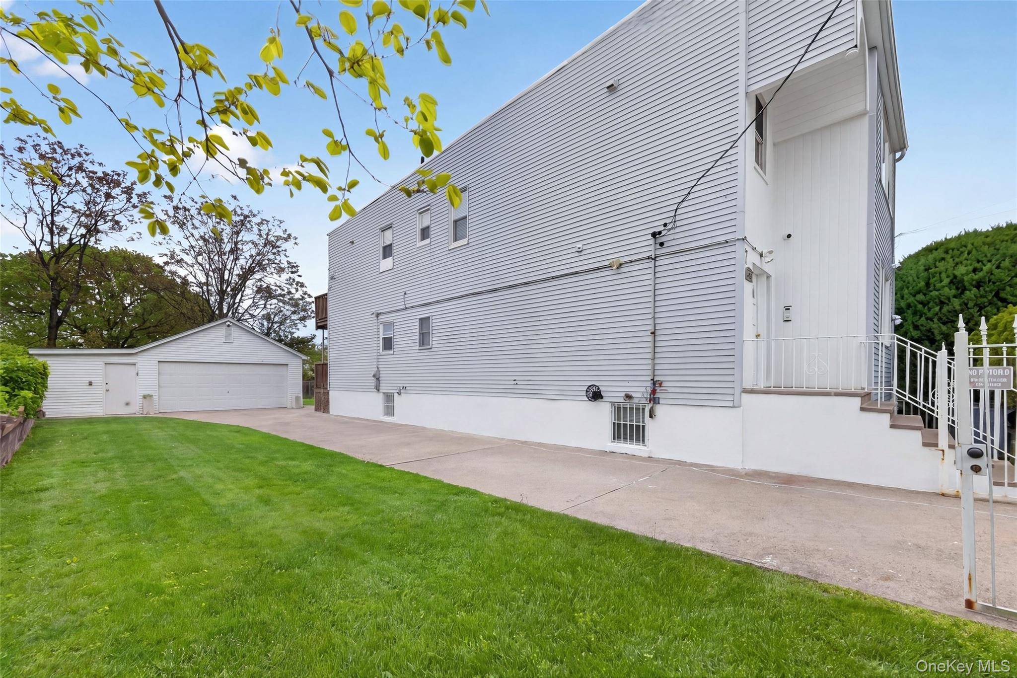 6 Bedroom Home for Sale in Yonkers - New York - USA - 5
