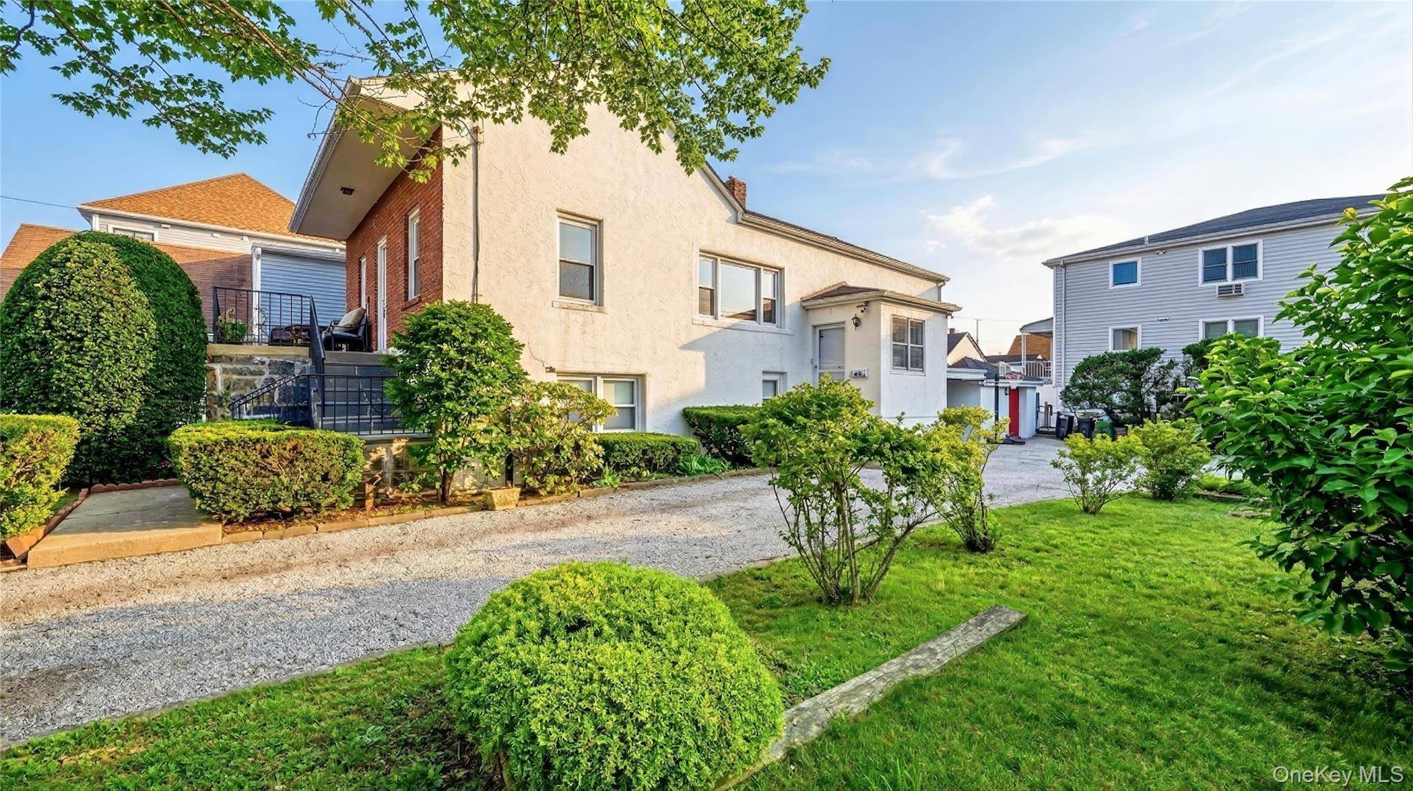 Casa de 6 Dormitorios en Venta en Yonkers - Nueva York - EE. UU. - 1