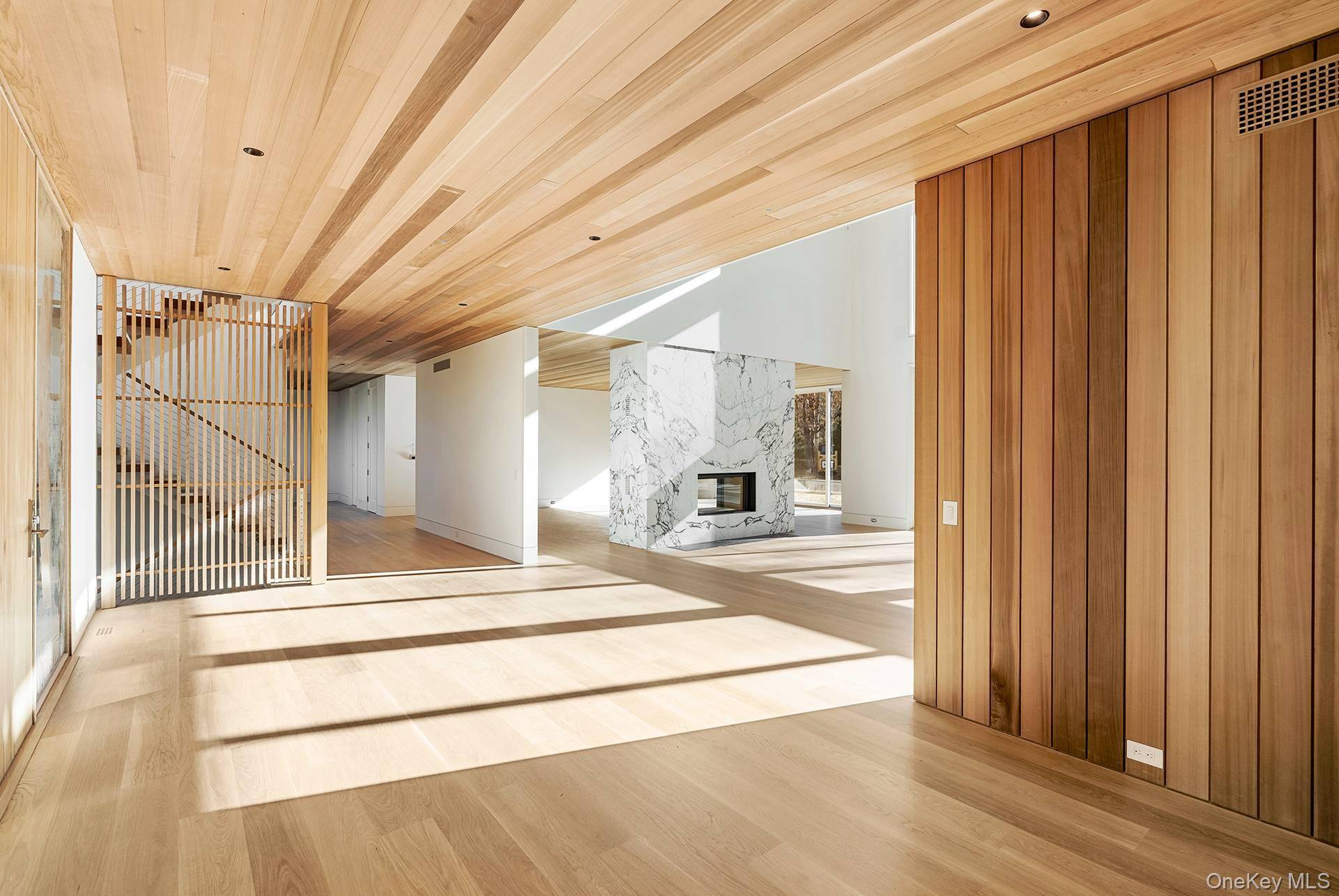 7 Bedroom Home for Sale in Amagansett - NY - USA - 2