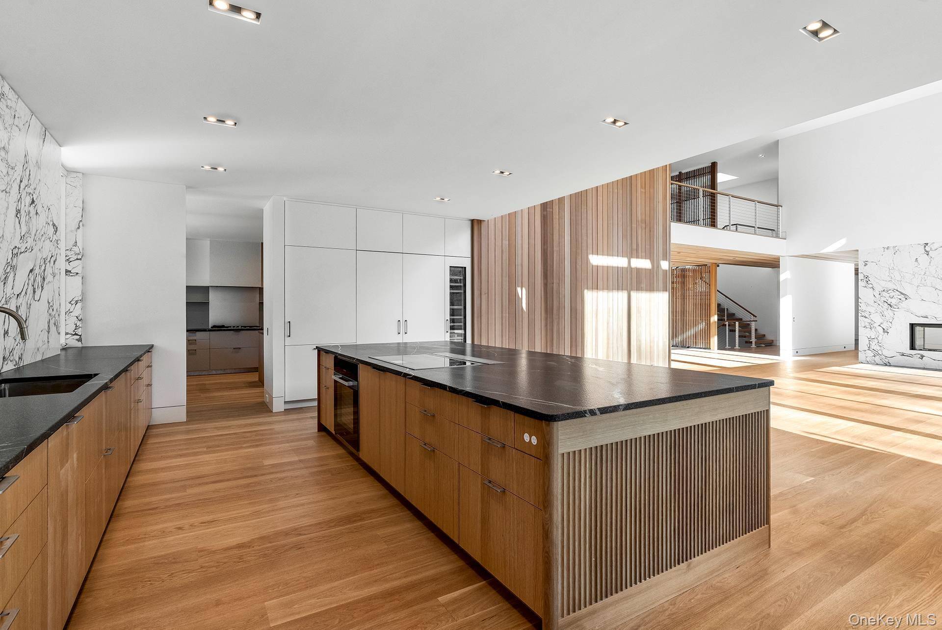7 Bedroom Home for Sale in Amagansett - NY - USA - 5
