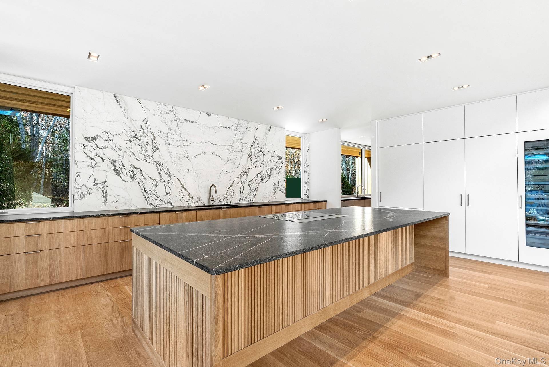 7 Bedroom Home for Sale in Amagansett - NY - USA - 6