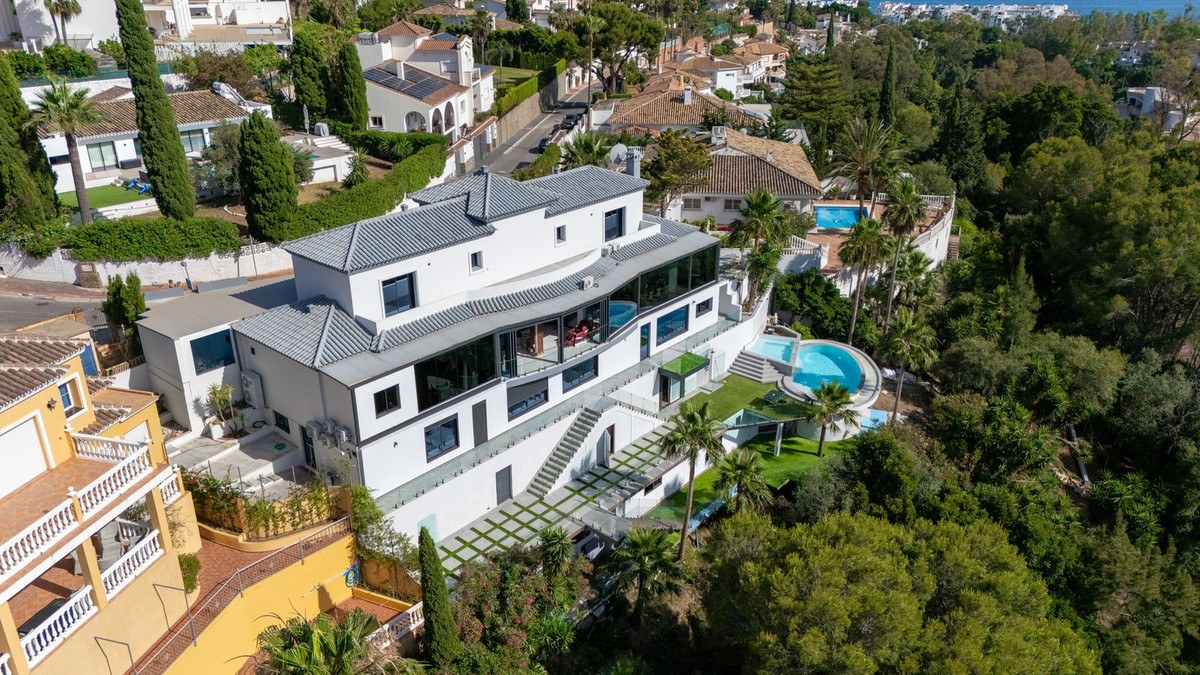 Casa com 7 Quartos à Venda em Benalmádena - Costa del Sol - 1
