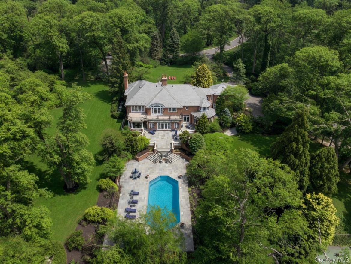 Casa de 7 Dormitorios en Venta en Brookville - Nueva York - EE. UU. - 1