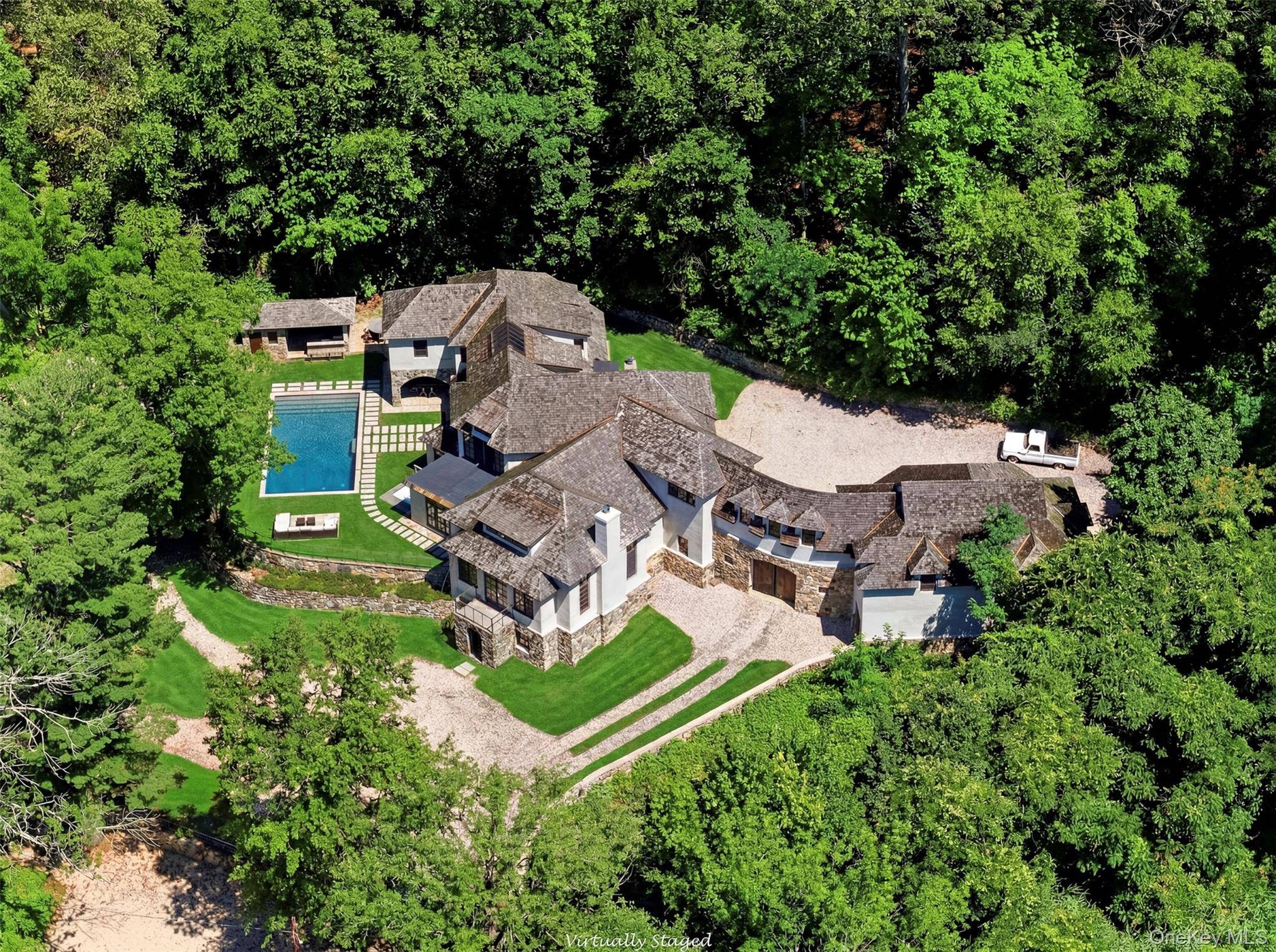 Casa com 7 Quartos à Venda em Cold Spring Harbor - Nova Iorque - EUA - 1