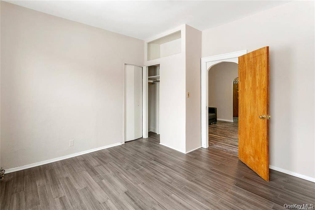 Casa com 7 Quartos à Venda em Corona - Nova Iorque - EUA - 6