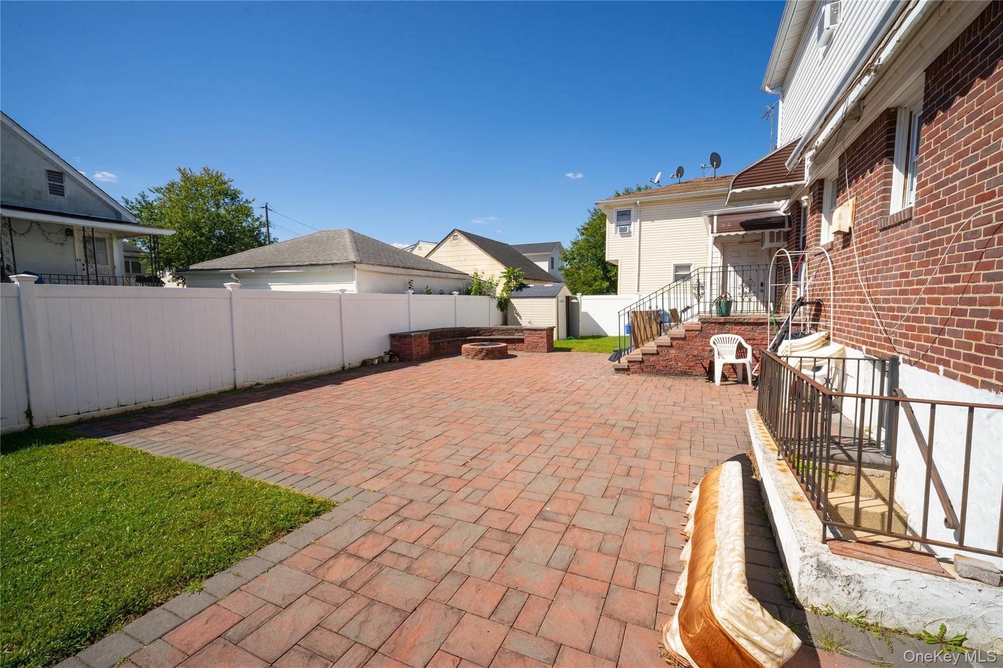 Casa com 7 Quartos à Venda em Elmont - Nova Iorque - EUA - 5