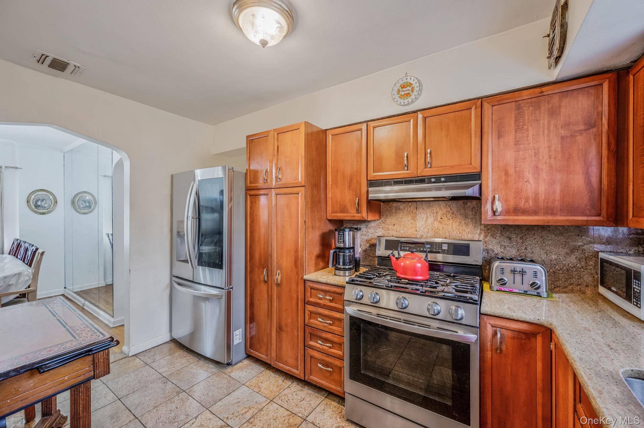 Casa com 7 Quartos à Venda em Elmont - Nova Iorque - EUA - 4