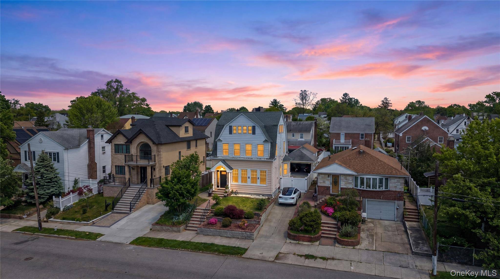 Casa com 7 Quartos à Venda em Flushing - Nova Iorque - EUA - 1