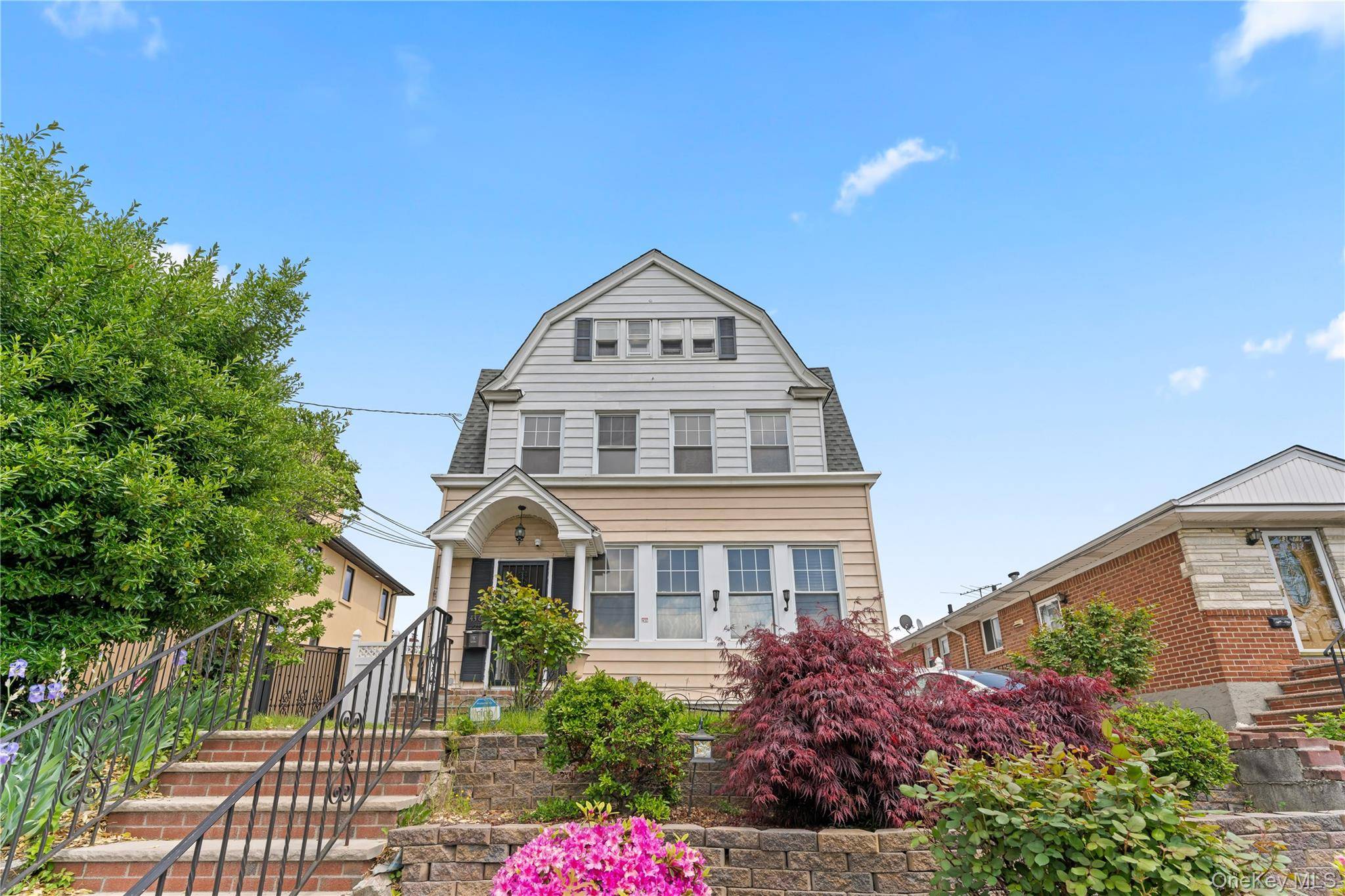 Casa com 7 Quartos à Venda em Flushing - Nova Iorque - EUA - 2