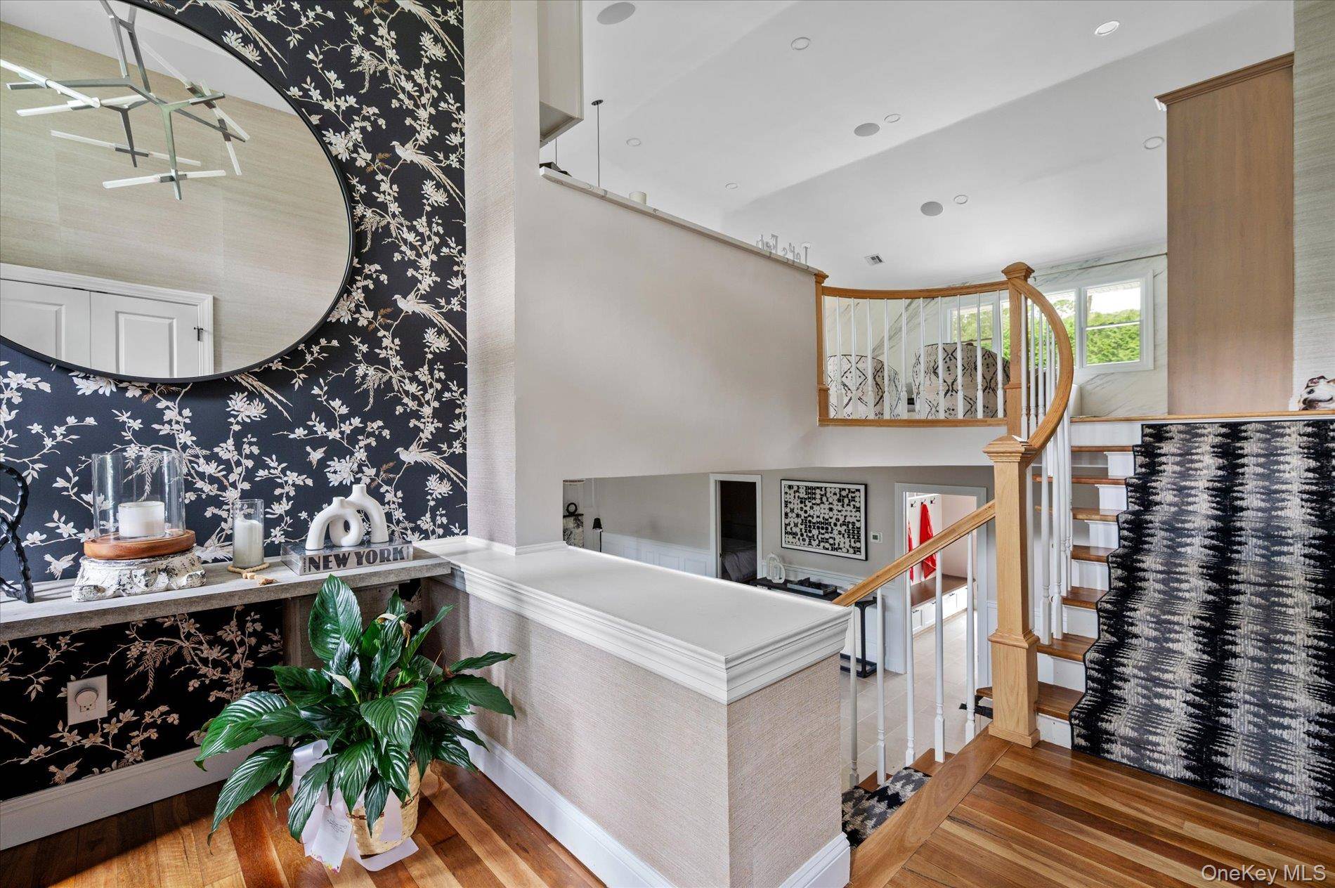 7 Bedroom Home for Sale in Melville - New York - USA - 3